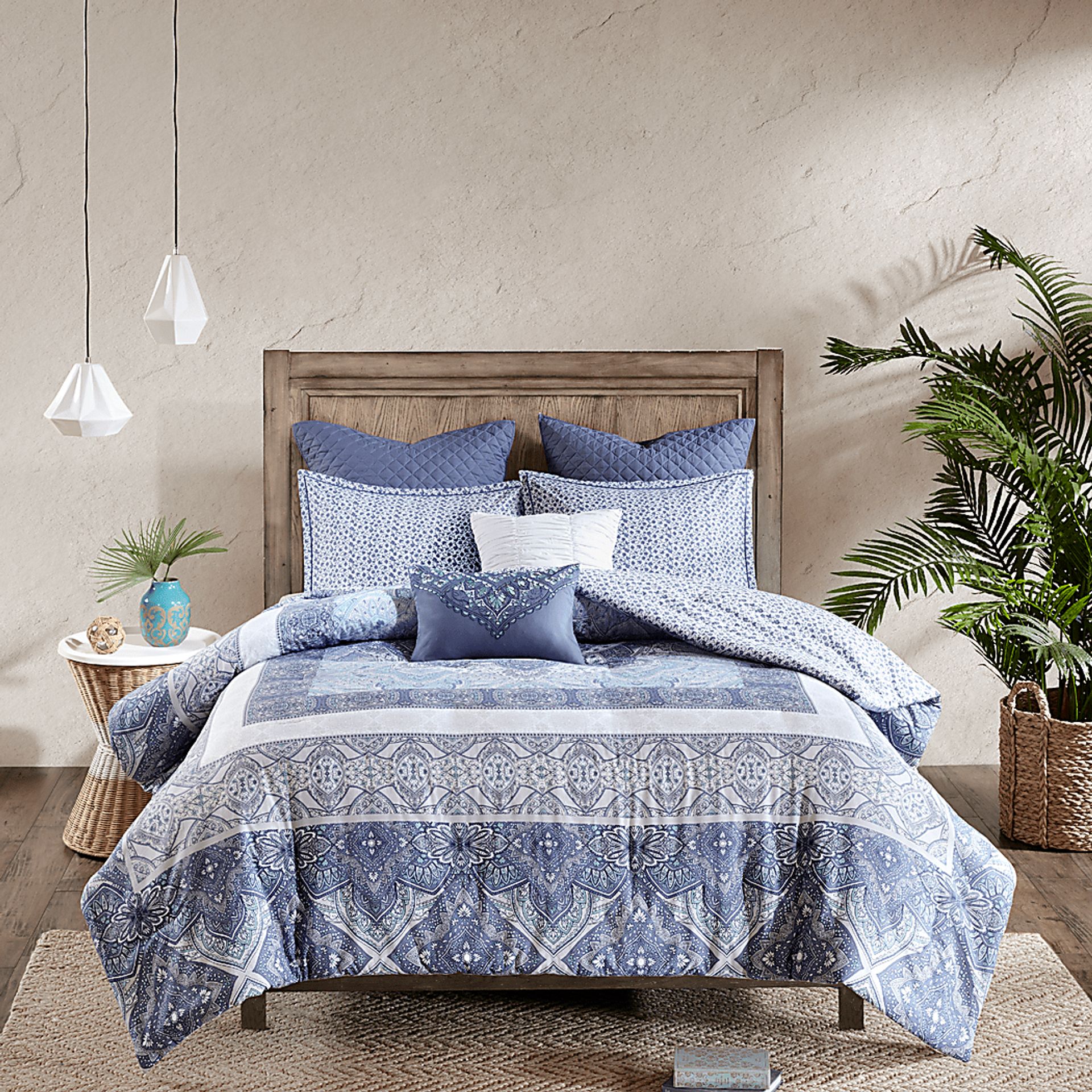 Analeah Blue 7 Pc Queen Duvet Cover Set - Image 3