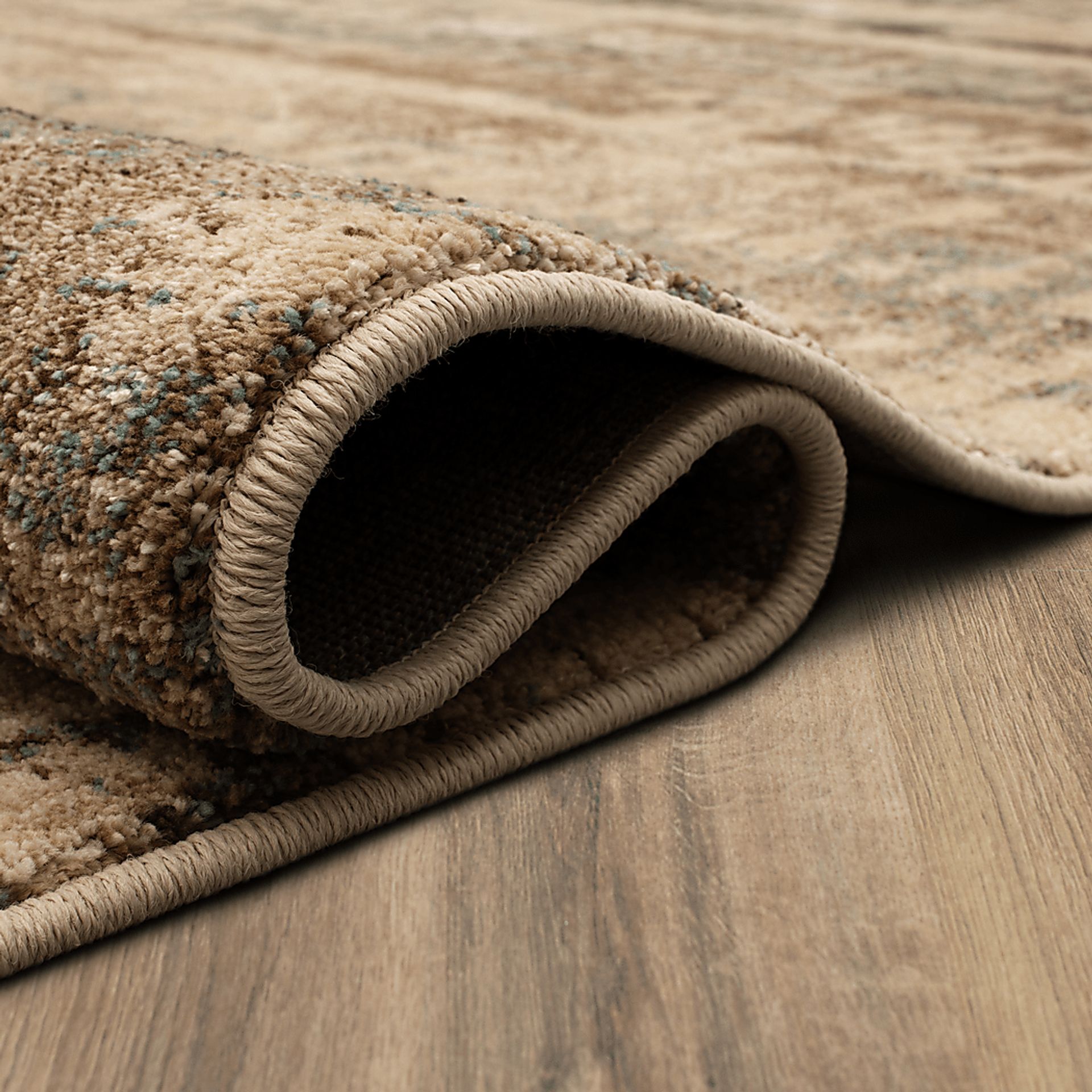 Anburn Silver 6'6 x 9'6 Rug - Image 5