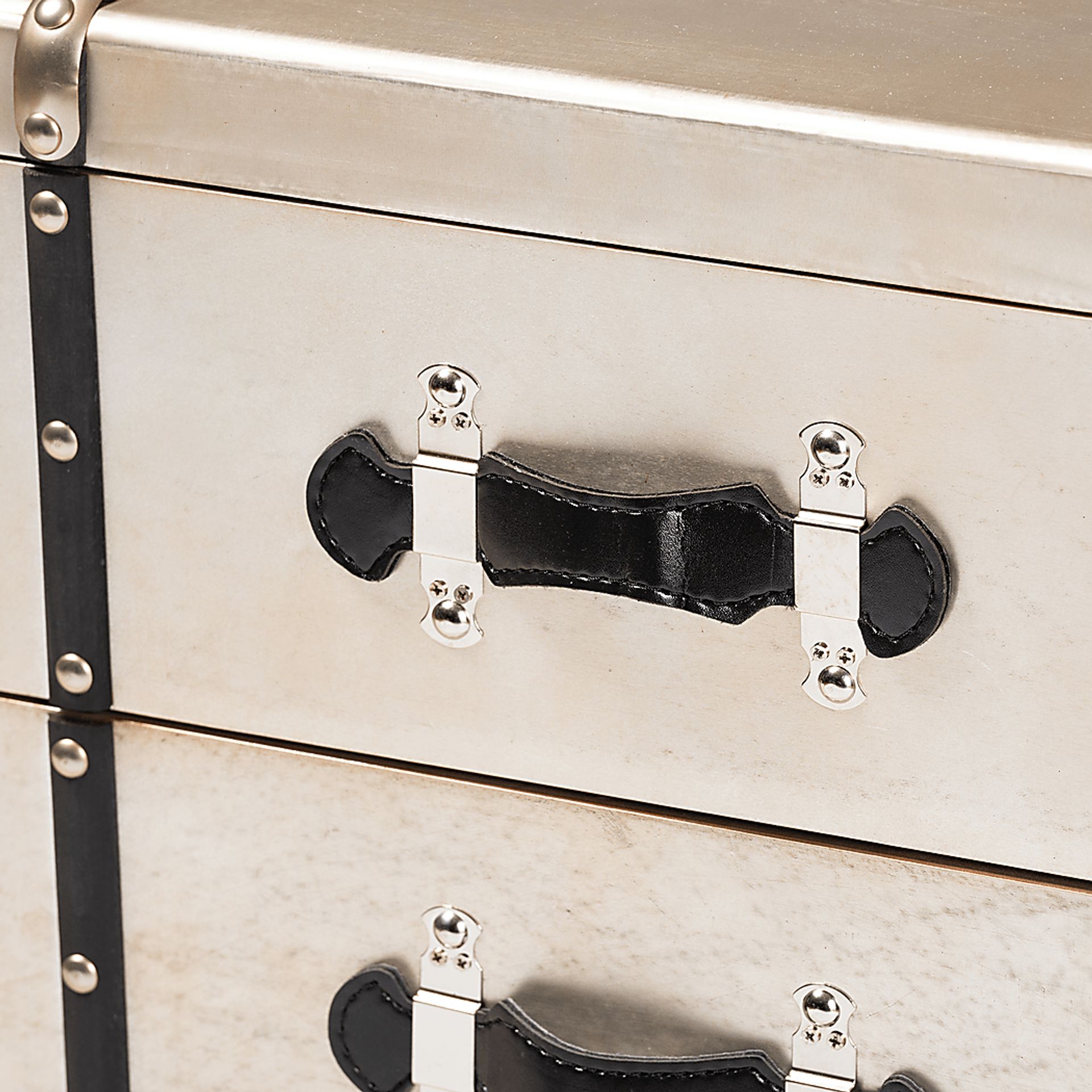Anihinga Silver Accent Cabinet - Image 6