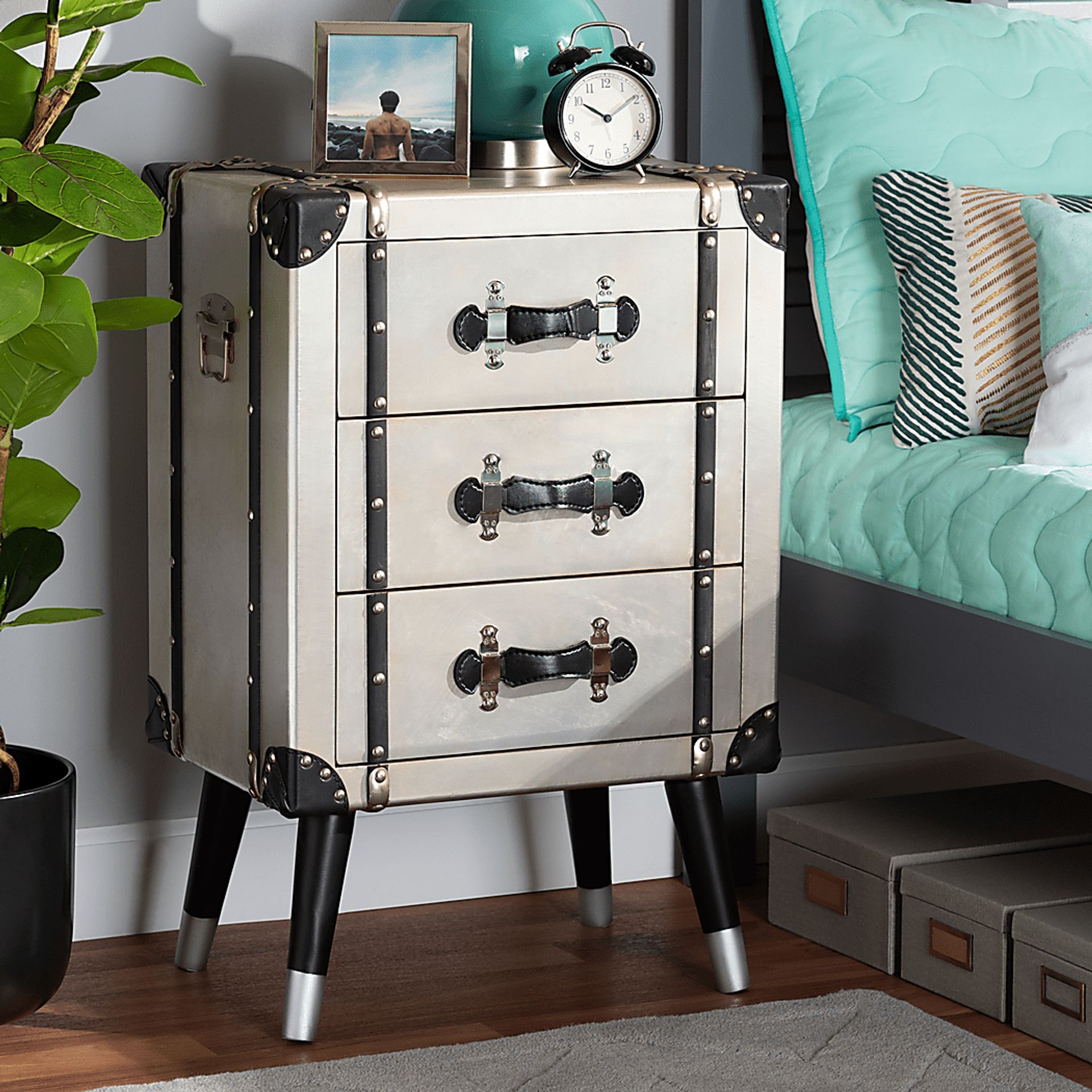 Anihinga Silver Accent Cabinet - Image 10