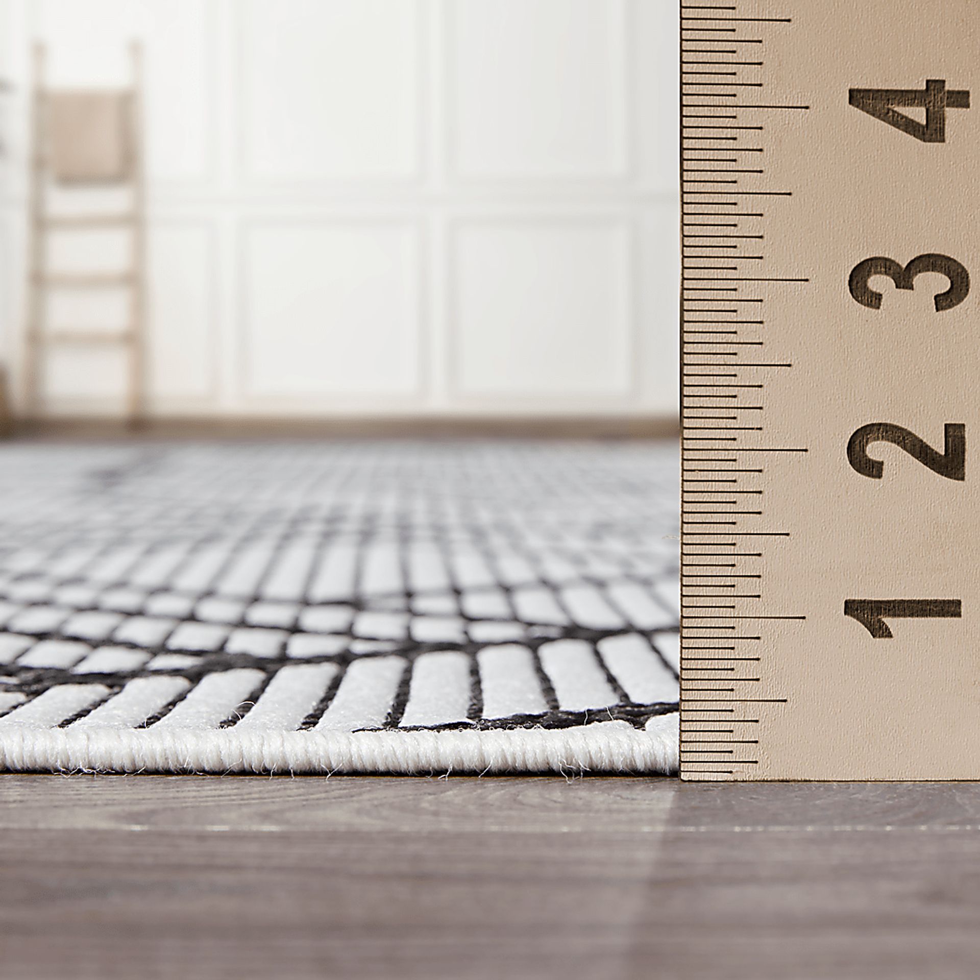 Antoun Gray 5'3 x 7' Indoor/Outdoor Rug - Image 5