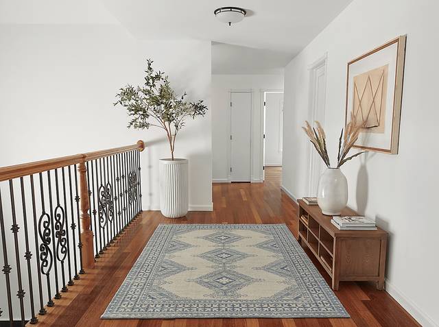 Apexi Off-White 3'3 x 5' Rug - Thumbnail - Image 2