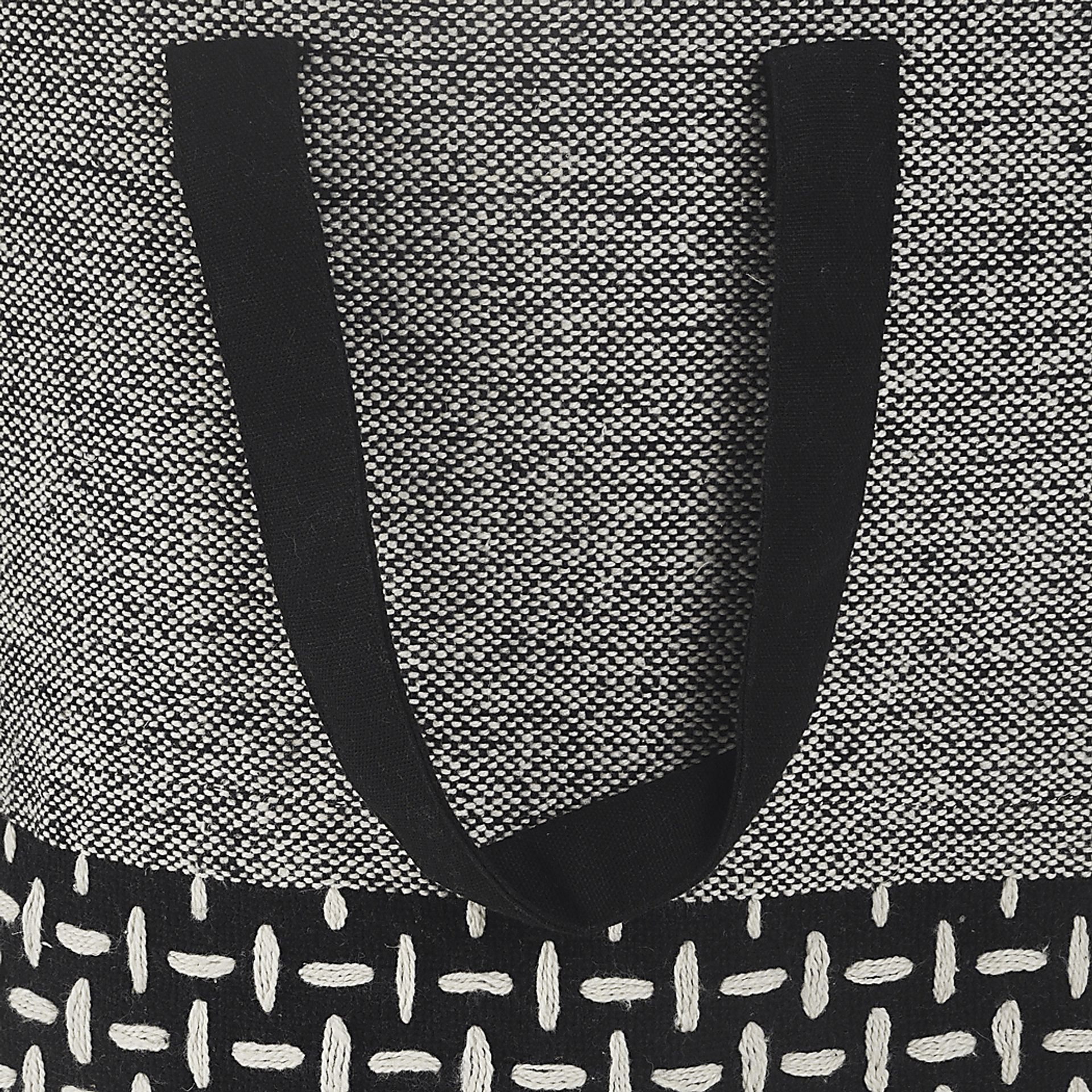 Aralet Gray/White Basket - Image 4