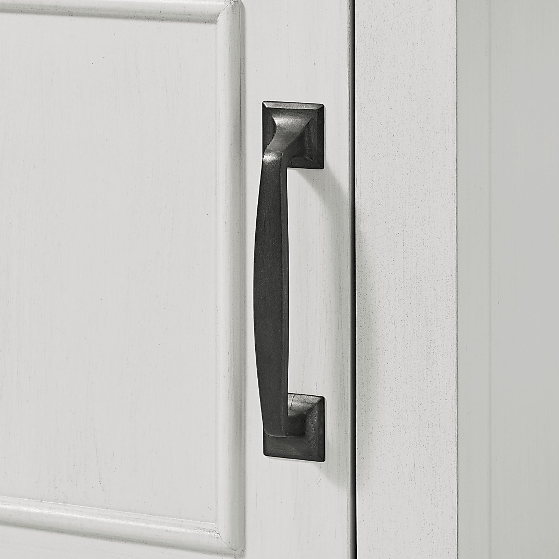 Ardath White Chairside Table - Image 9