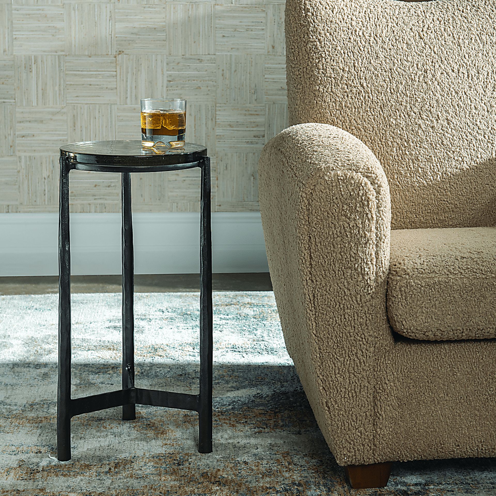 Areg Black Accent Table - Image 3