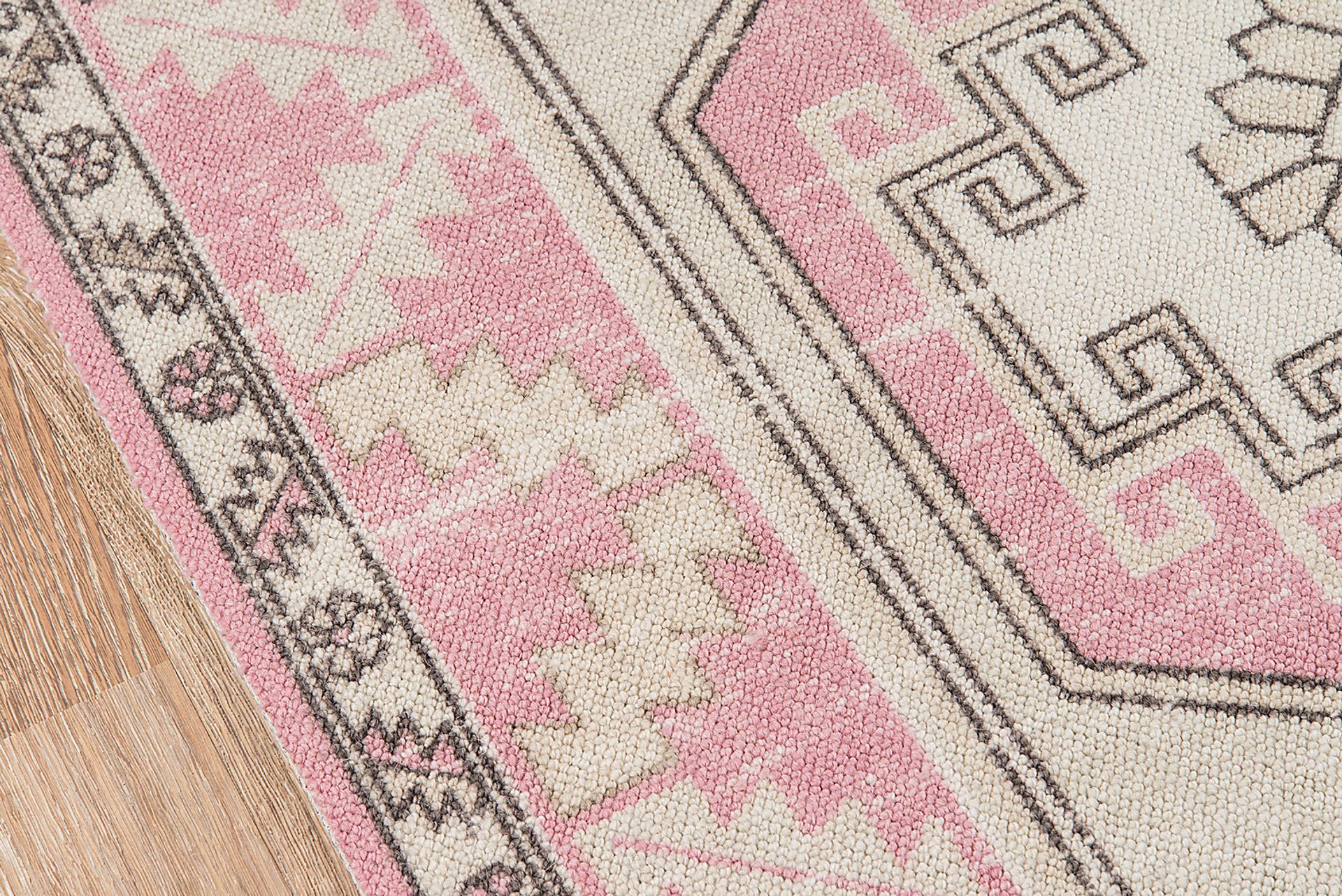 Arisha Pink 6'6 x 9' Rug - Image 5