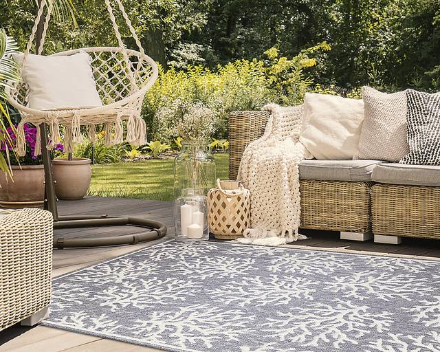 Arshall Blue 6'6 x 9'4 Indoor/Outdoor Rug - Thumbnail - Image 4