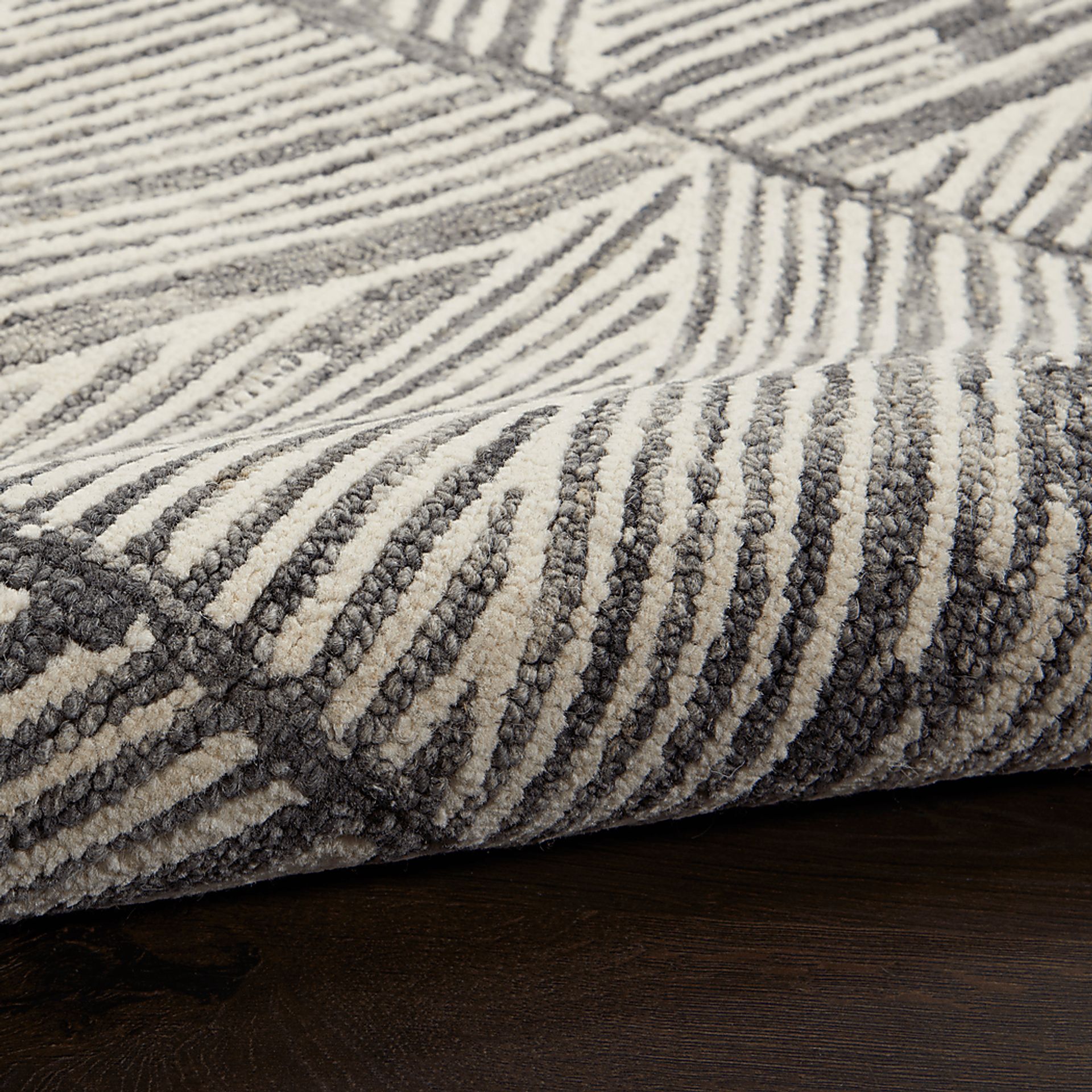 Aryla White 5'3" x 7'3" Rug - Image 5