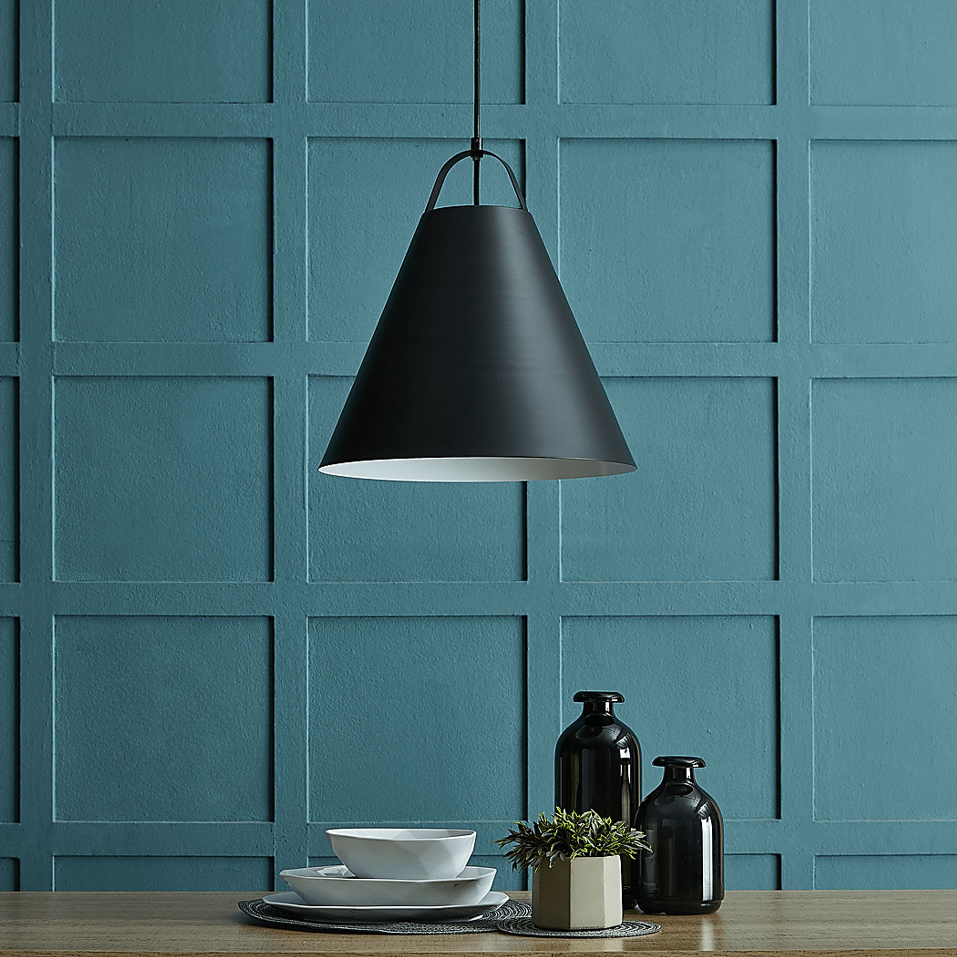 Ashbriar Black Chandelier - Image 4