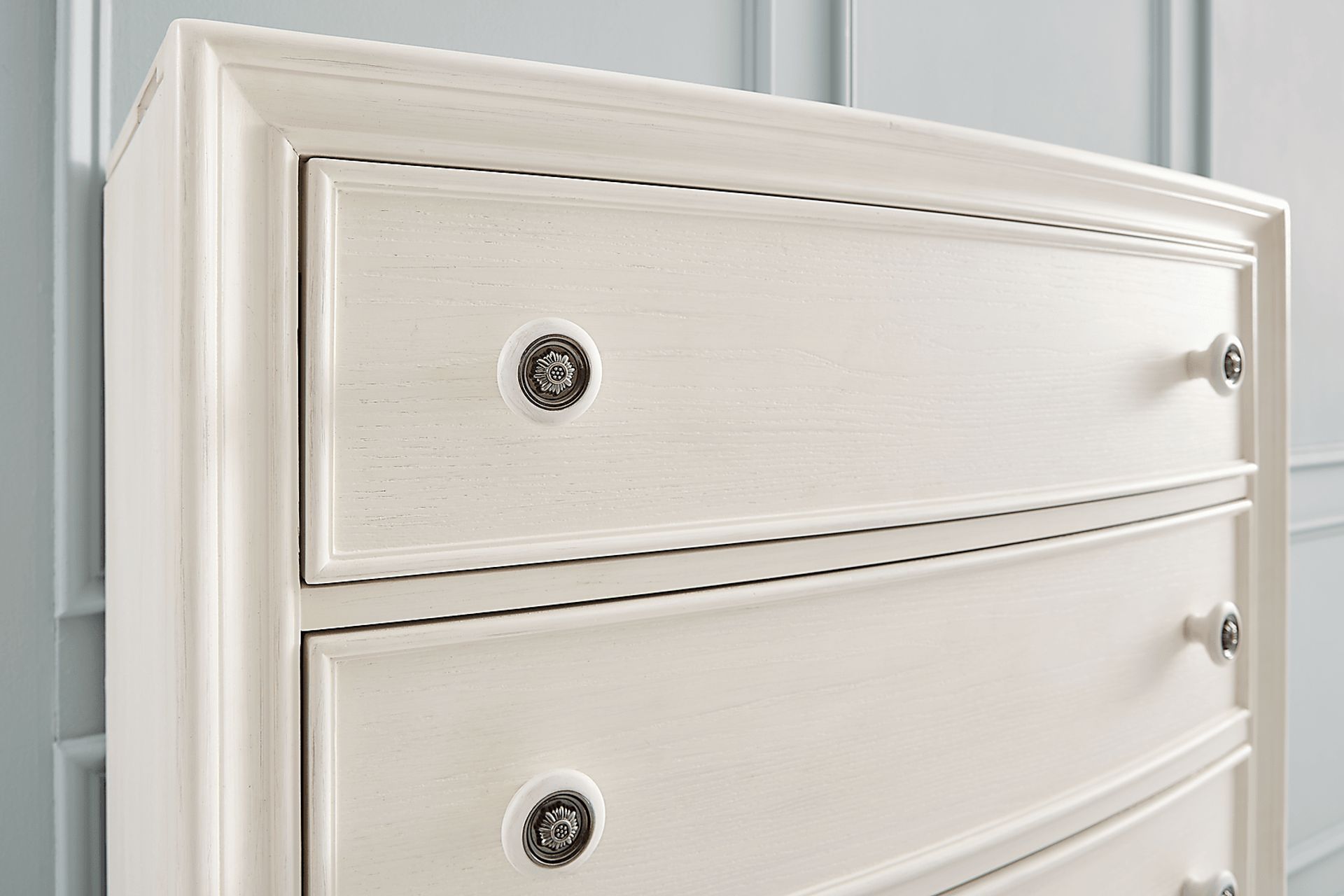 Augustine White Lift Top Chest - Image 4