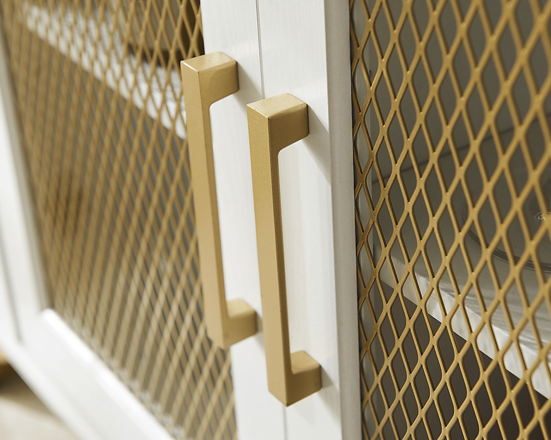 Aultwoods White Server - Image 3