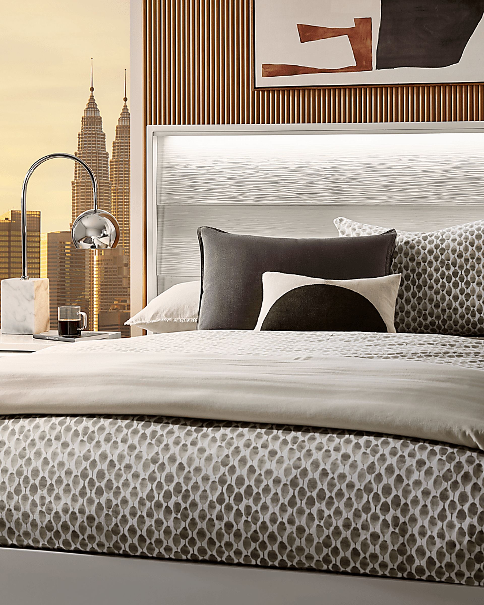Auralight White 5 Pc King Panel Bedroom - Image 4