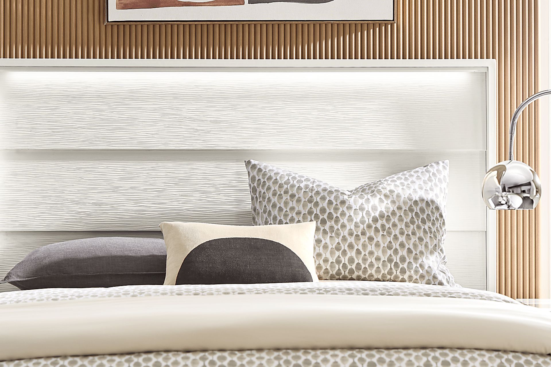 Auralight White 5 Pc Queen Panel Bedroom - Image 5