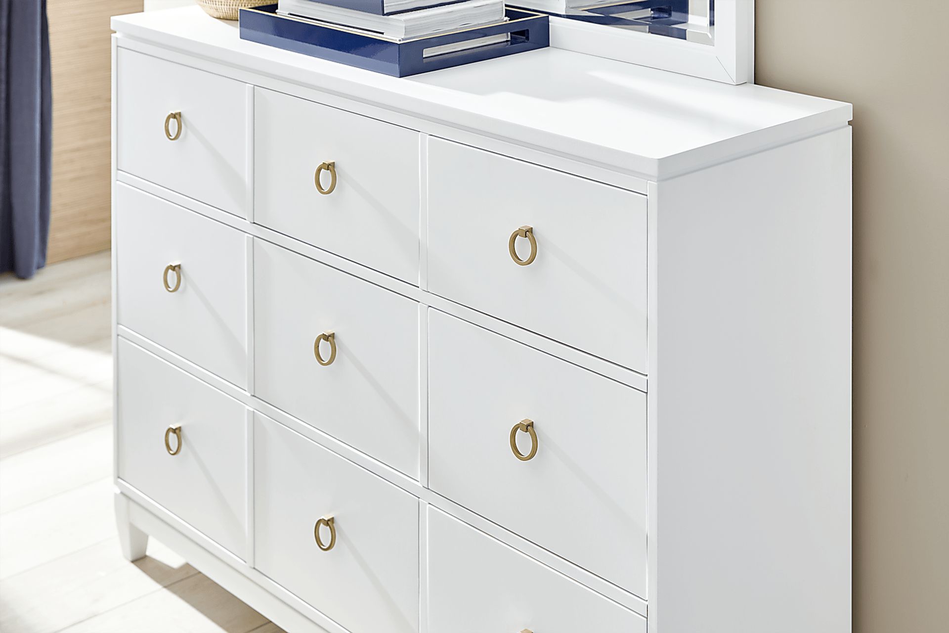 Aurora Heights White 5 Pc King Canopy Bedroom - Image 6