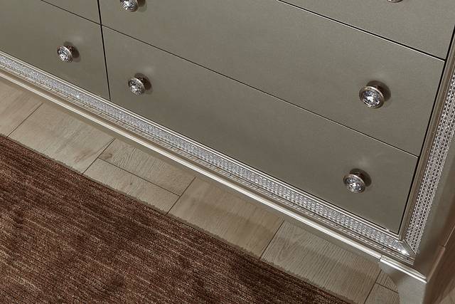 Avery Silver 5 Pc King Bedroom - Thumbnail - Image 11
