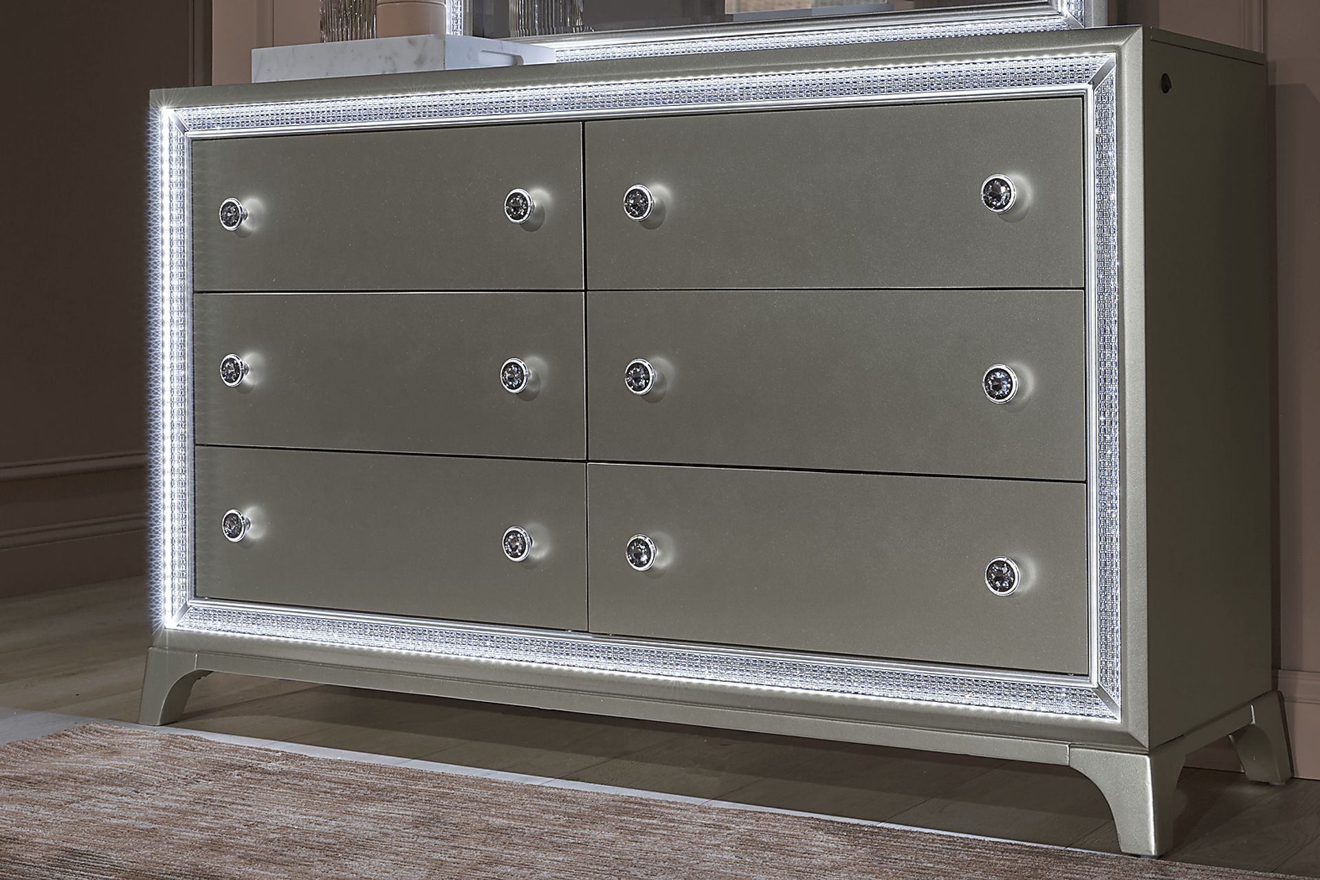 Avery Silver 7 Pc Queen Bedroom - Image 9