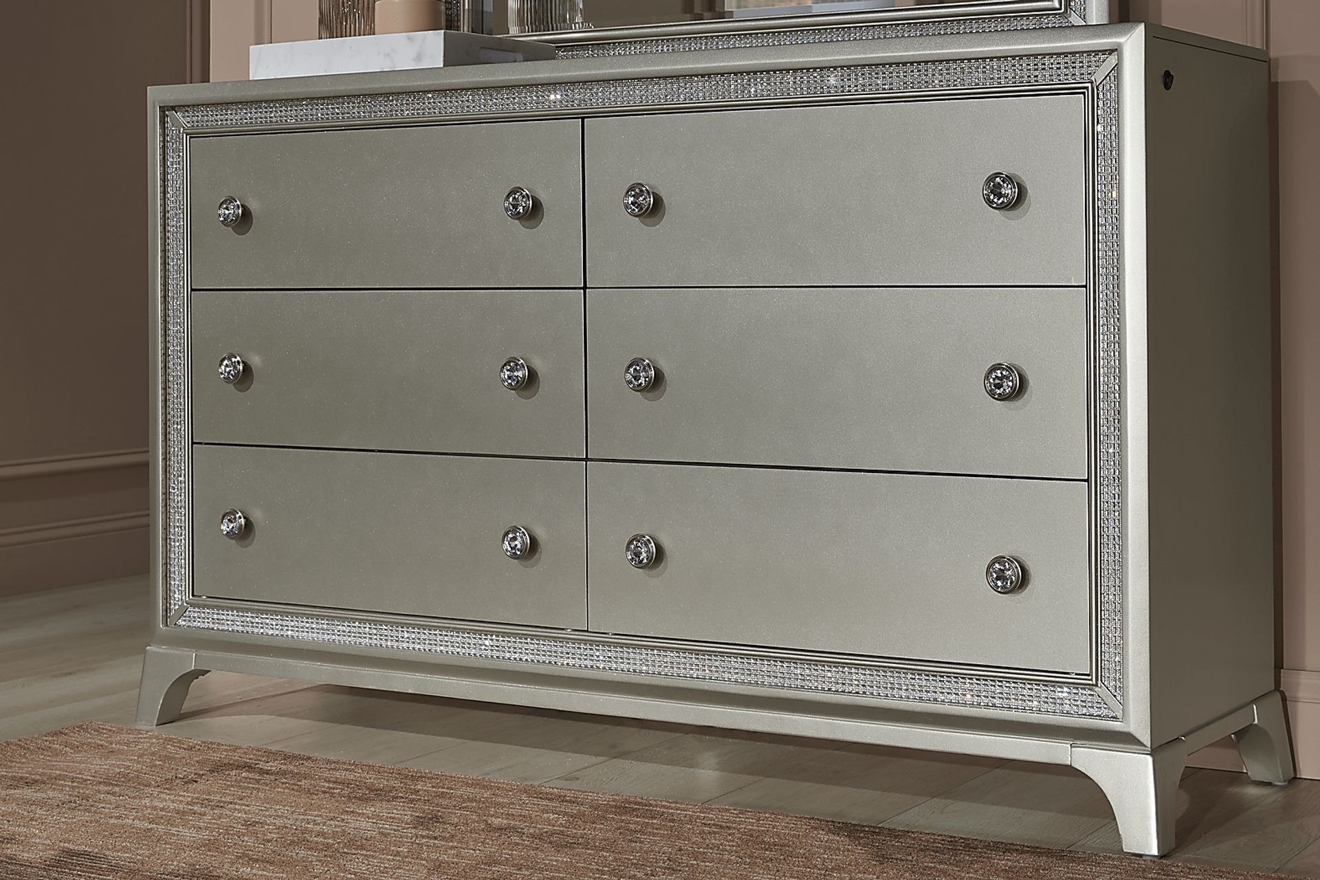 Avery Silver 7 Pc Queen Bedroom - Image 10