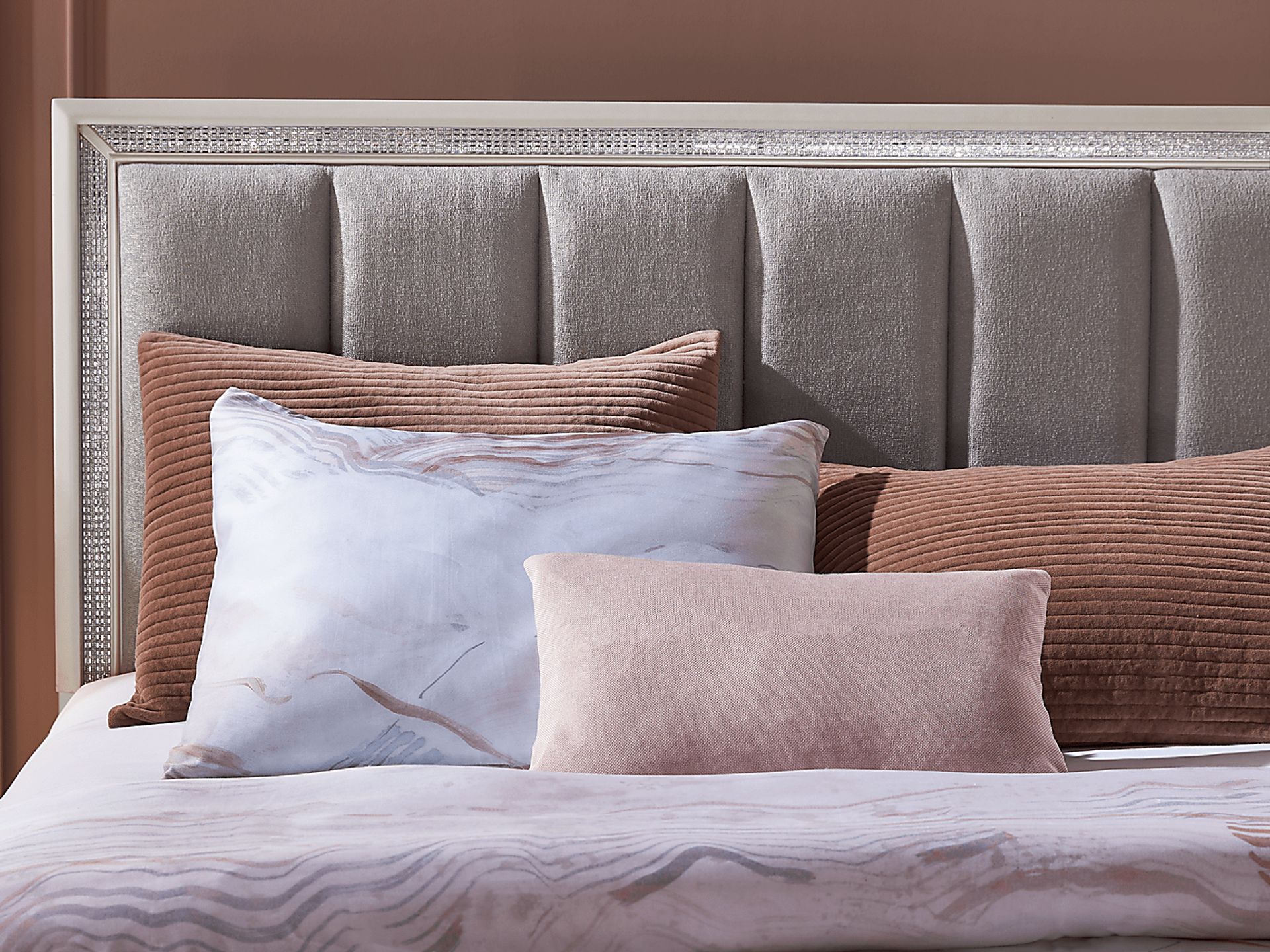 Avery White 5 Pc Queen Bedroom - Image 4
