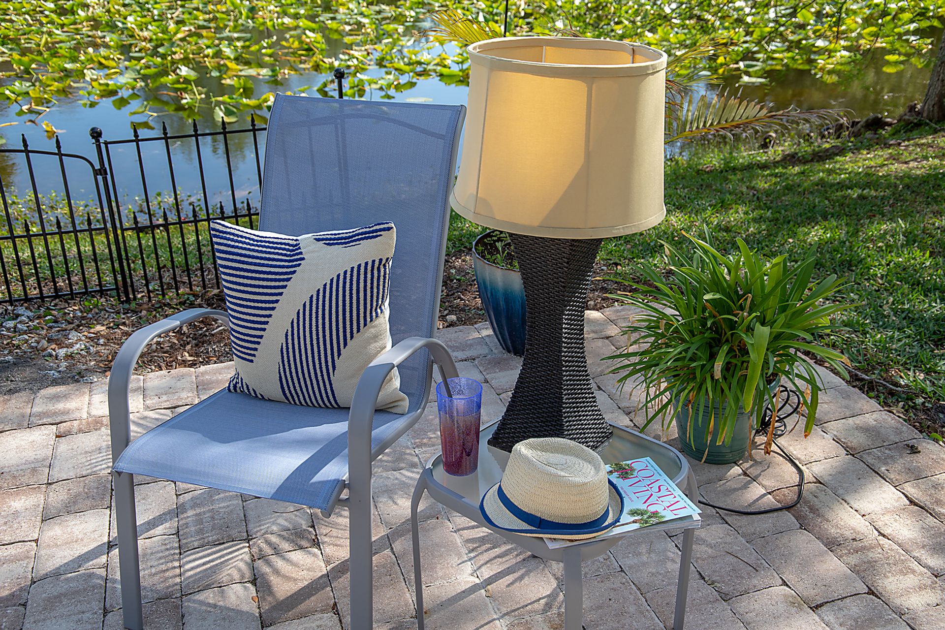 Avon Island  Black Outdoor Table Lamp - Image 3