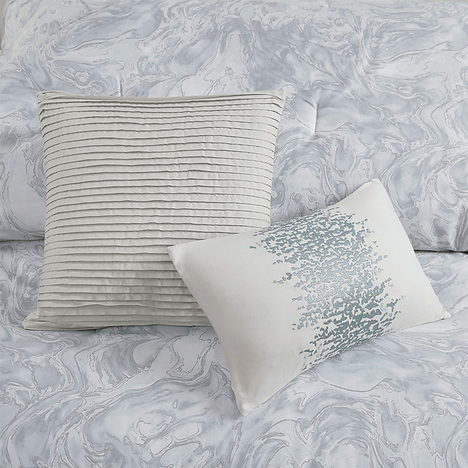 Avoyelles Gray 7 Pc King Comforter Set - Image 3