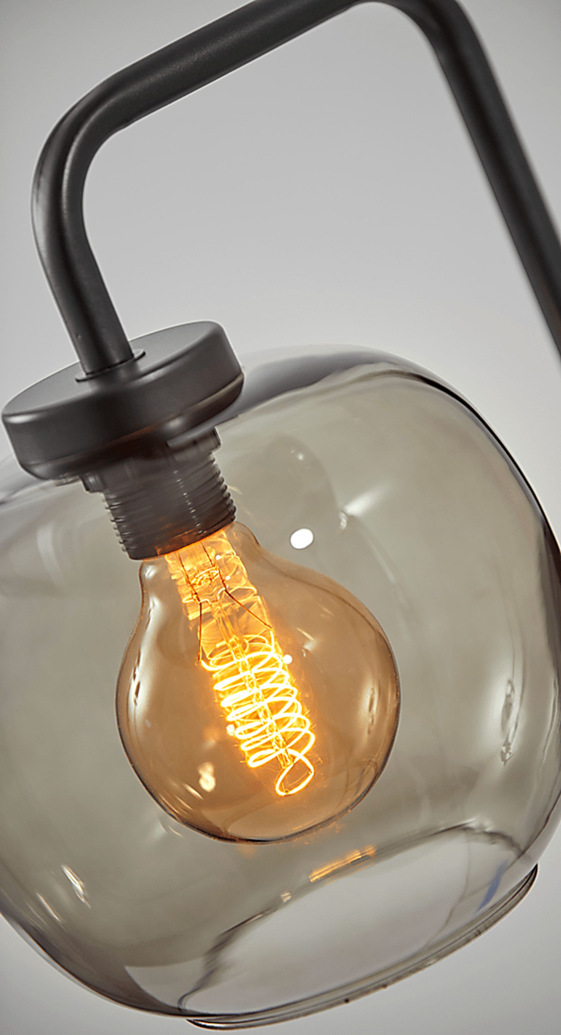 Aynlee Black 10.5 in. Lamp - Image 2