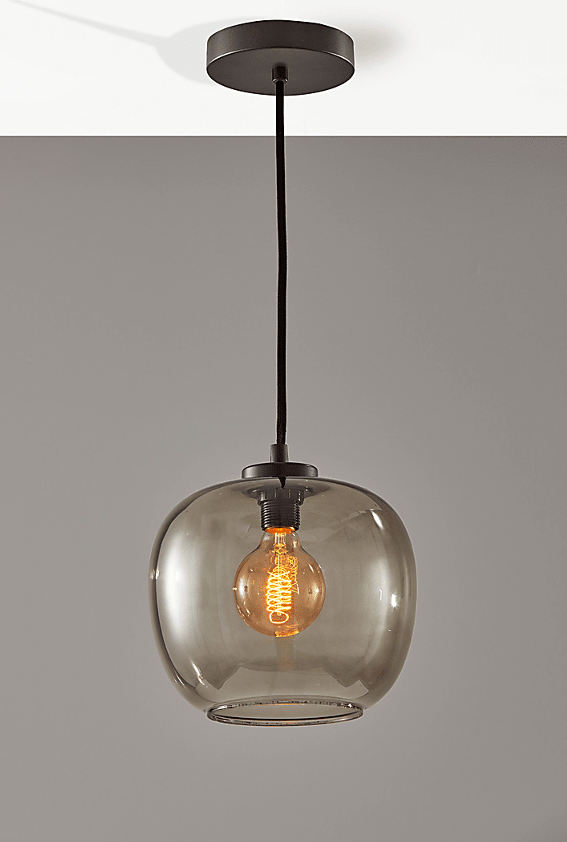 Aynlee Black Chandelier - Image 4