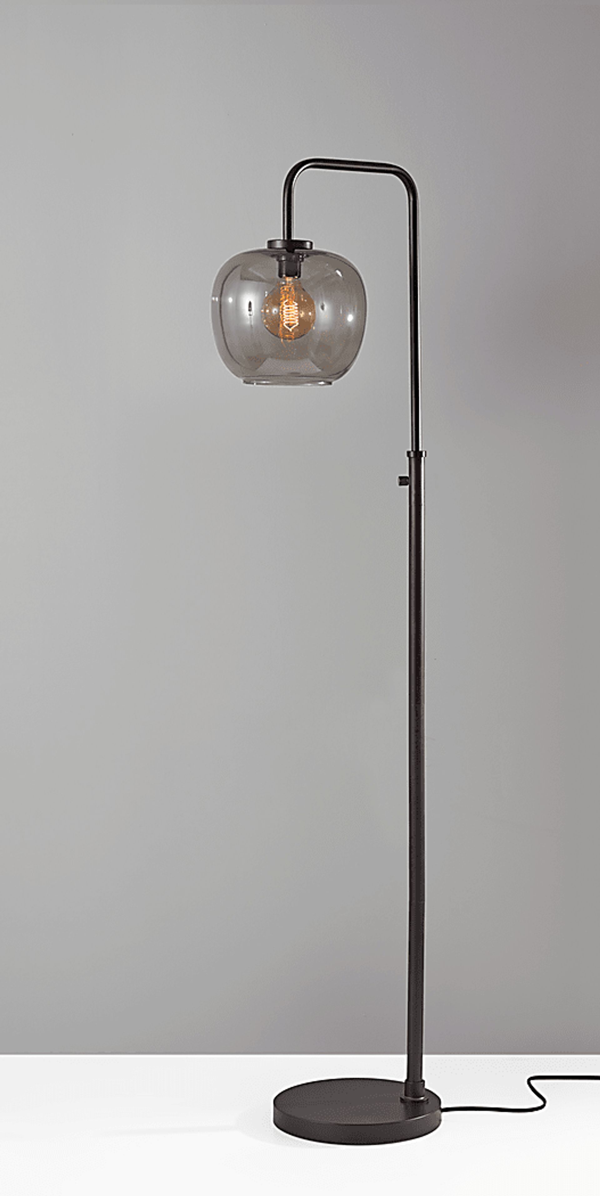 Aynlee Black Floor Lamp - Image 2