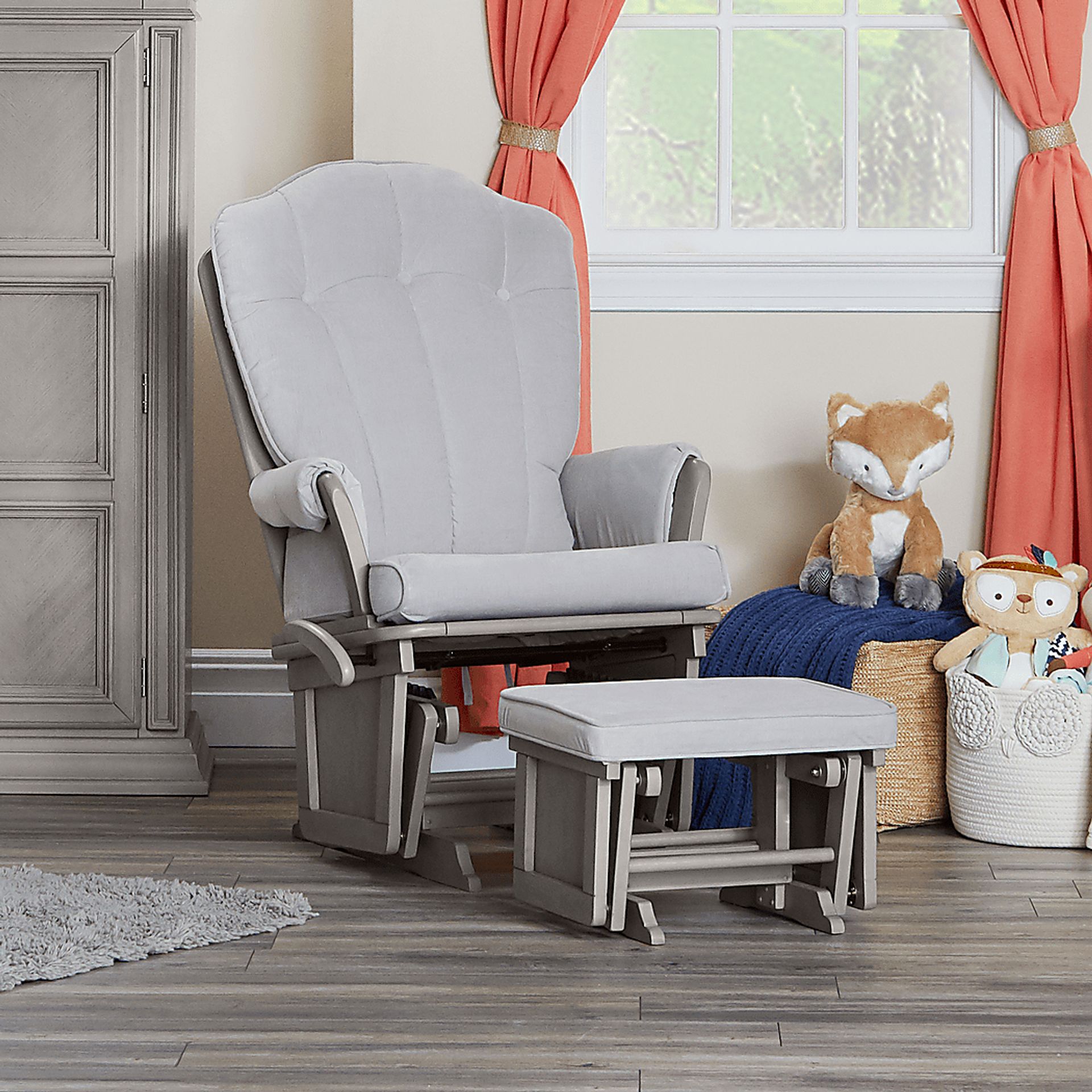 Vanya Light Gray Glider And Ottoman Rooms to Go