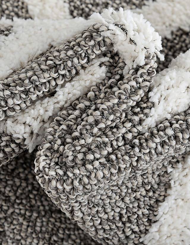 Bahari Gray 7'10 x 10' Rug - Thumbnail - Image 6