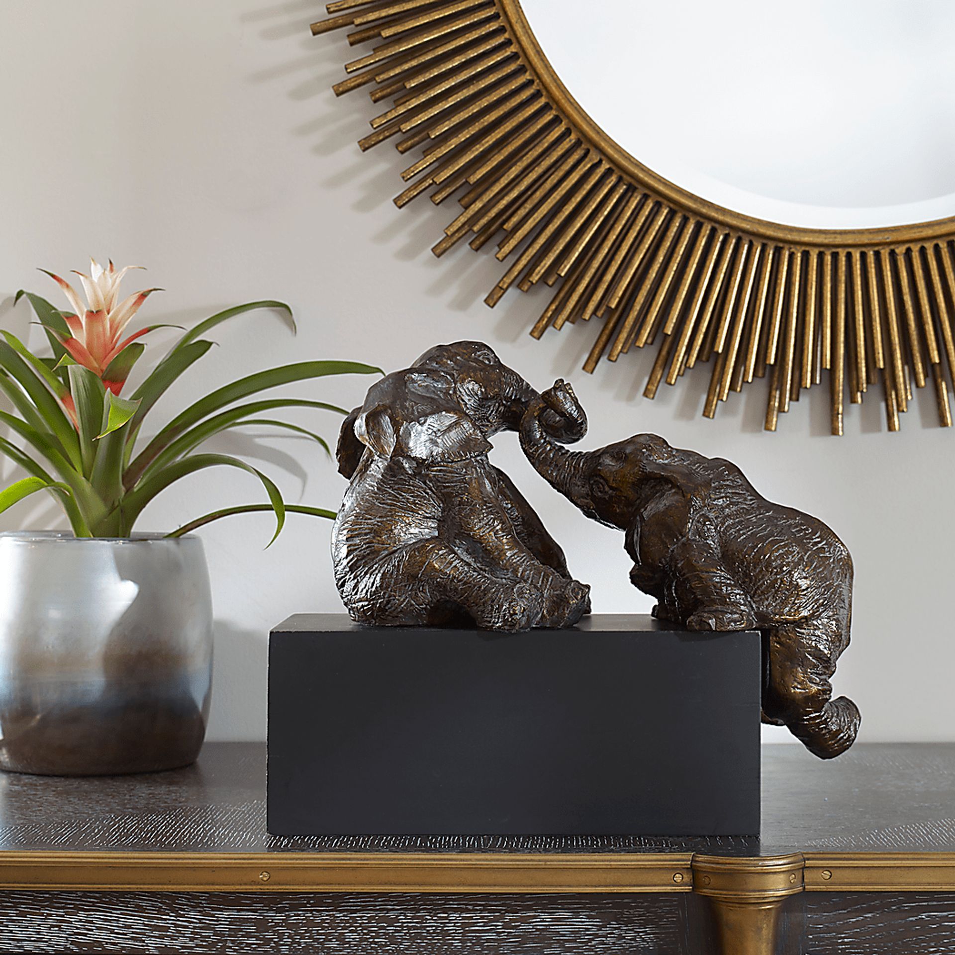 Bailey's Assistance Bronze Sculpture - Image 3