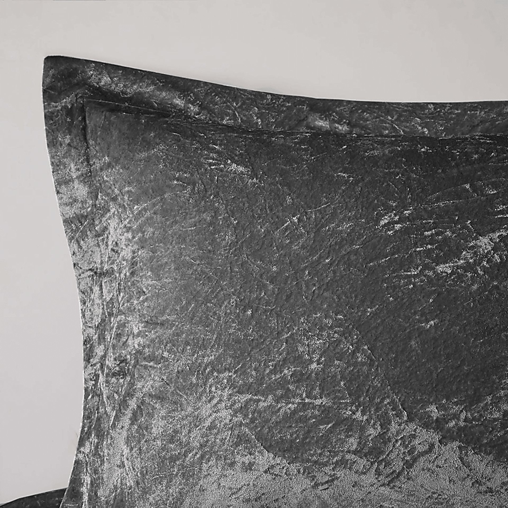 Bajaro Gray King Comforter Set - Image 7