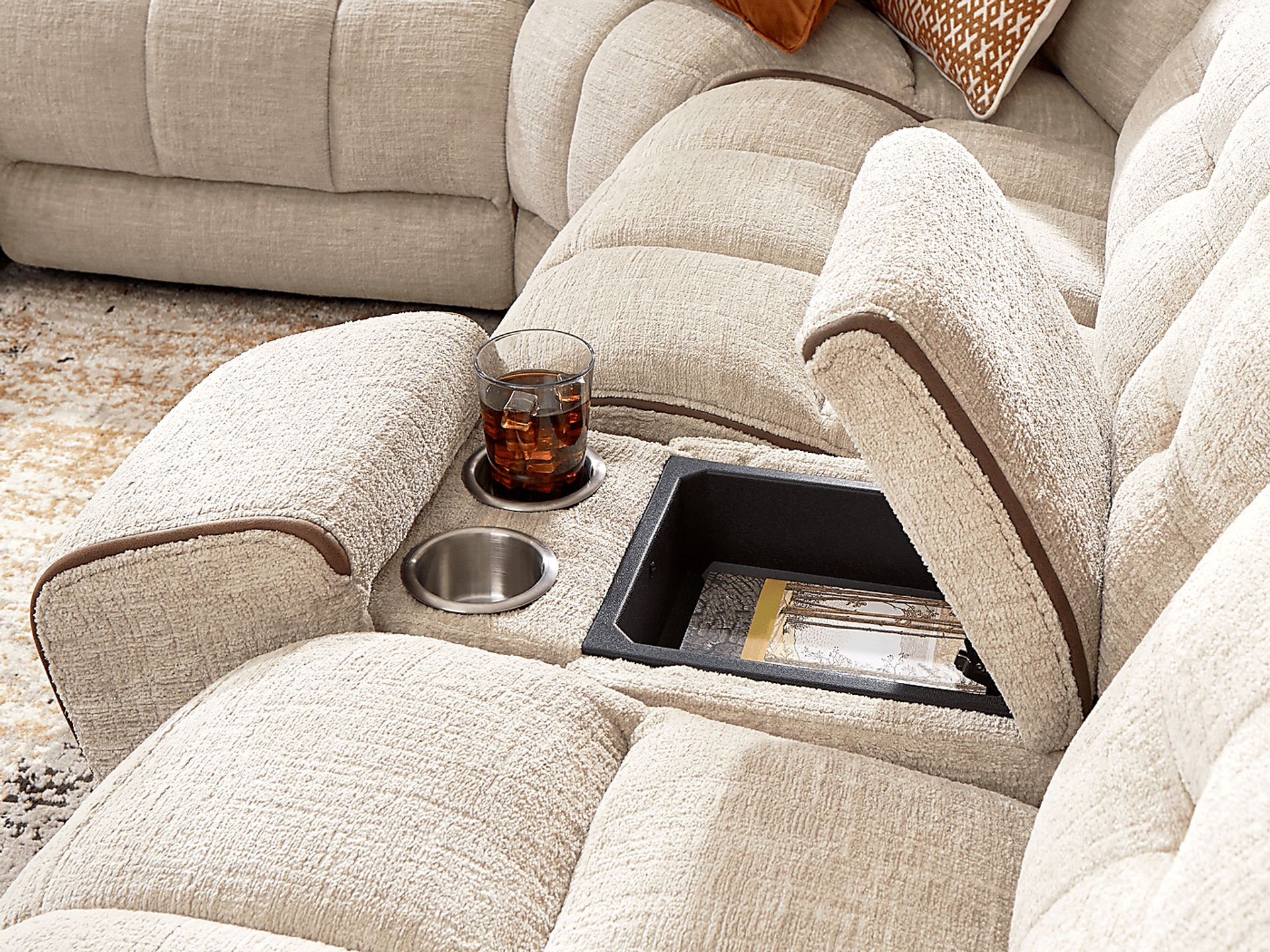 Bakersfield Beige 6 Pc Dual Power Reclining Sectional - Image 5