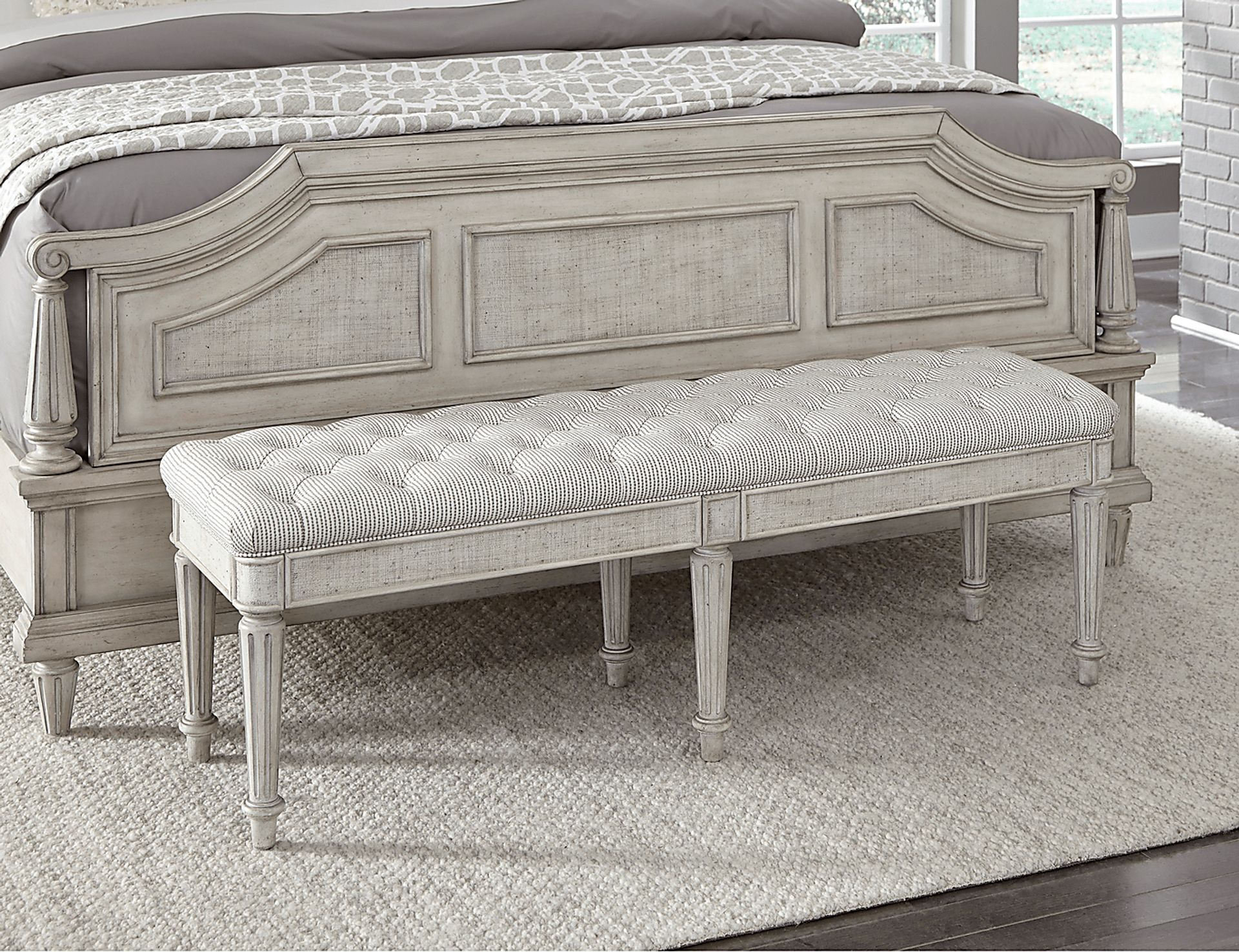 Ballantrai Cream Accent Bench - Image 4