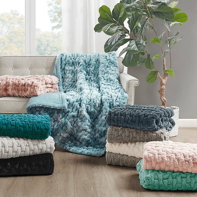 Balleyduff Blush Throw Blanket - Thumbnail - Image 3