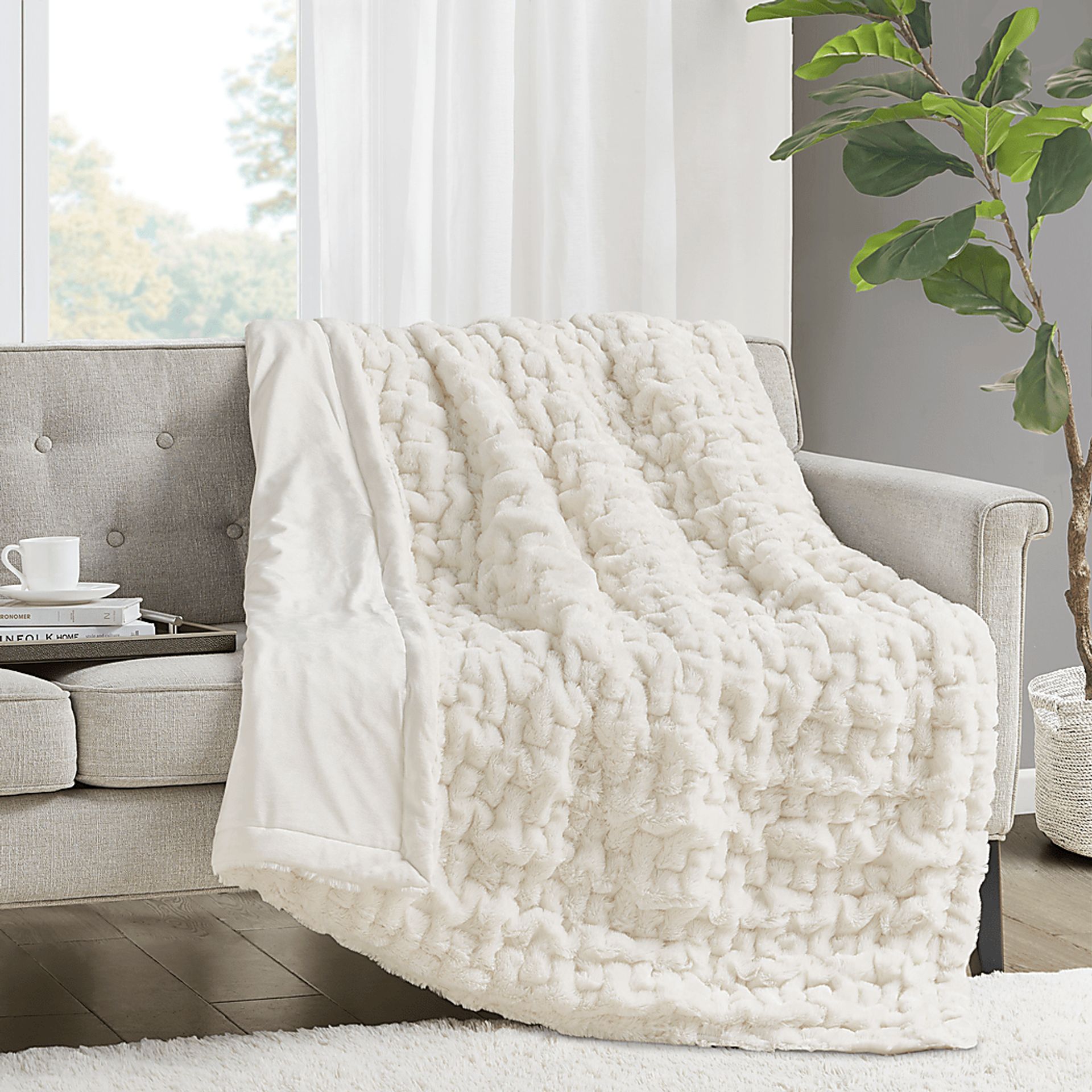 Balleyduff Ivory Throw Blanket - Image 1