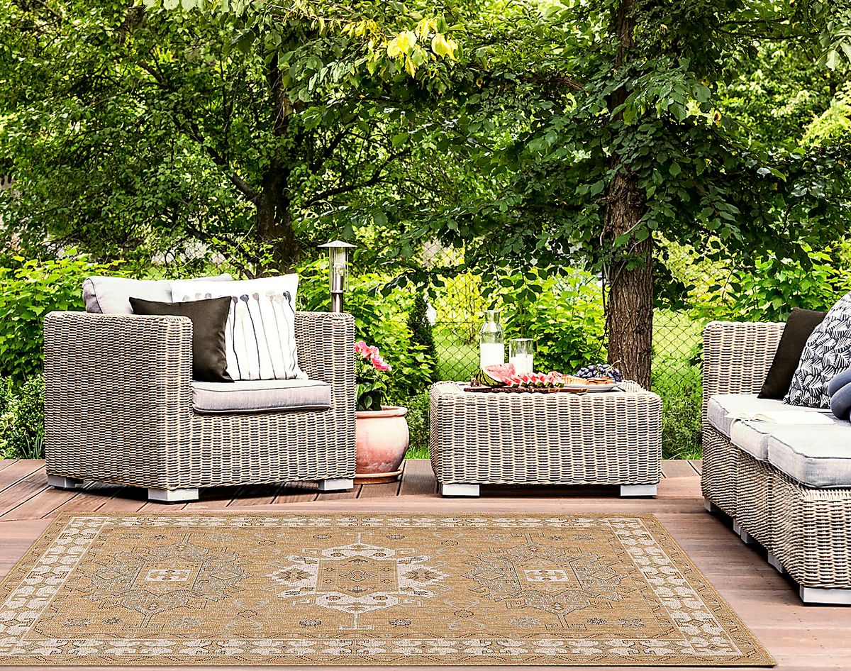 Bannigan Natural Beige,White Outdoor Rugs | Rooms to Go