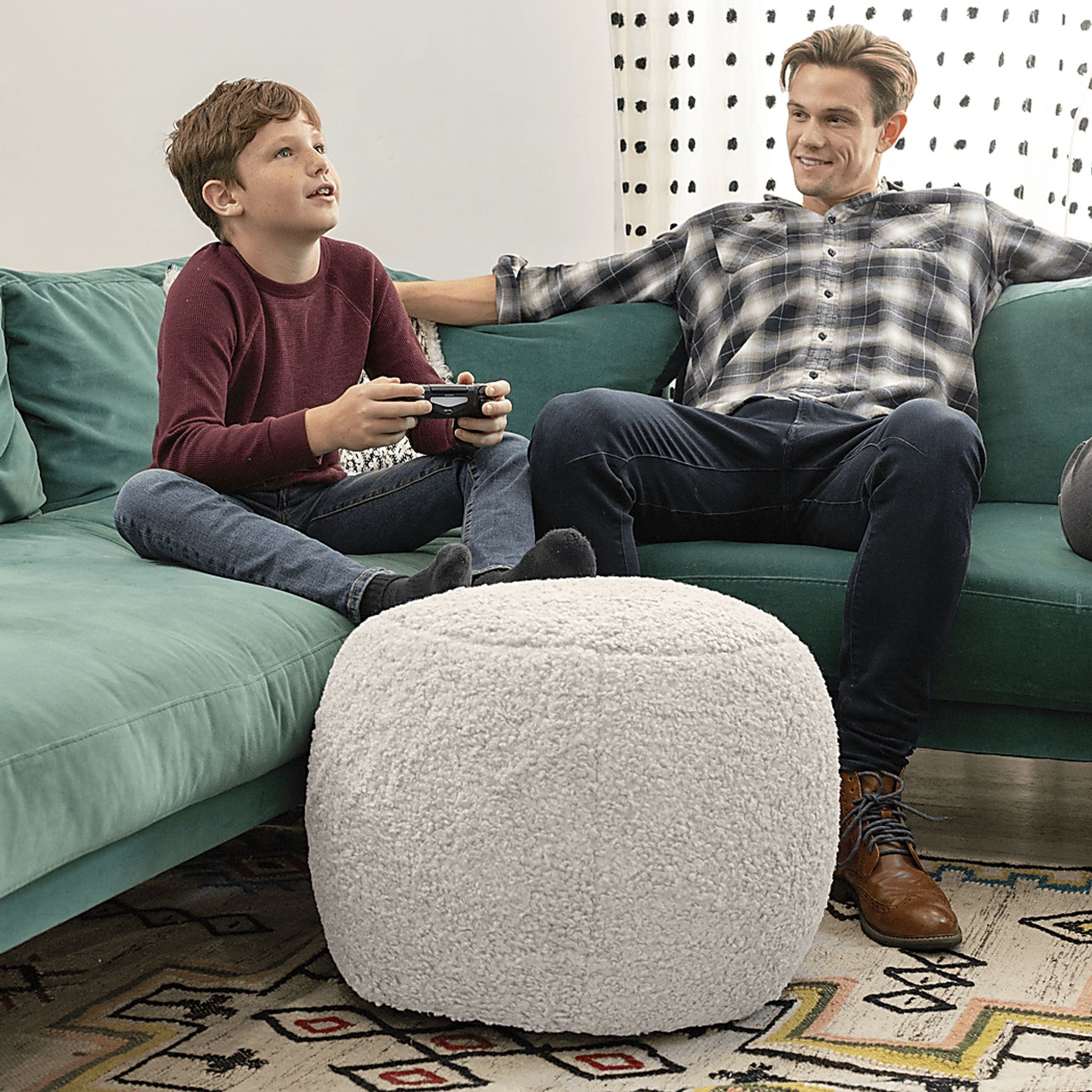 Bansqa I White Shearling Pouf - Image 4