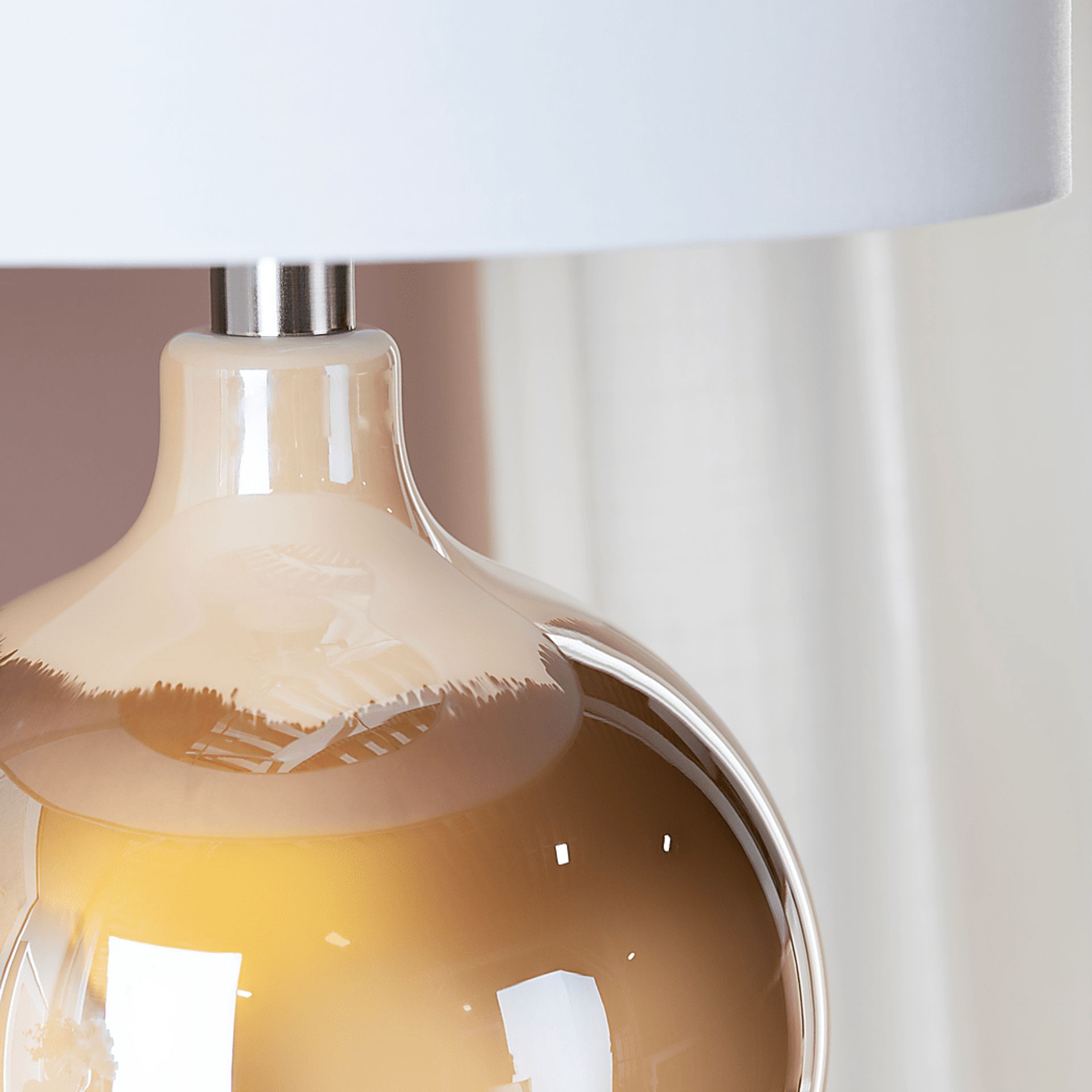 Barker Land Gold Lamp - Image 3