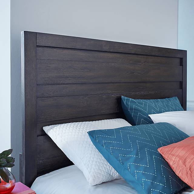 Barringer Place Merlot 5 Pc King Panel Bedroom - Thumbnail - Image 3