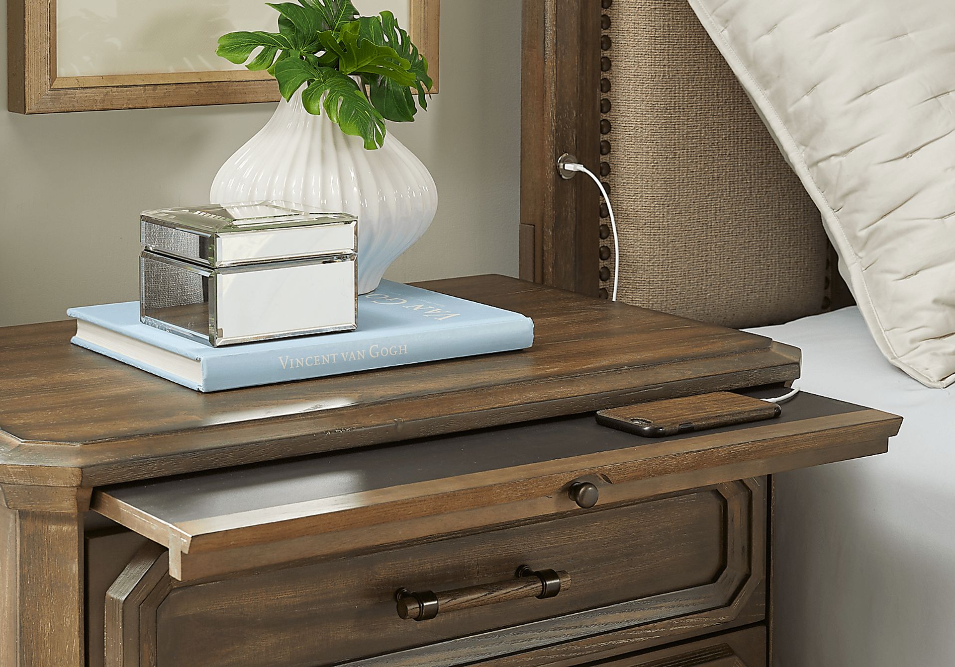 Barriston Trail Brown 7 Pc King Panel Bedroom - Image 6