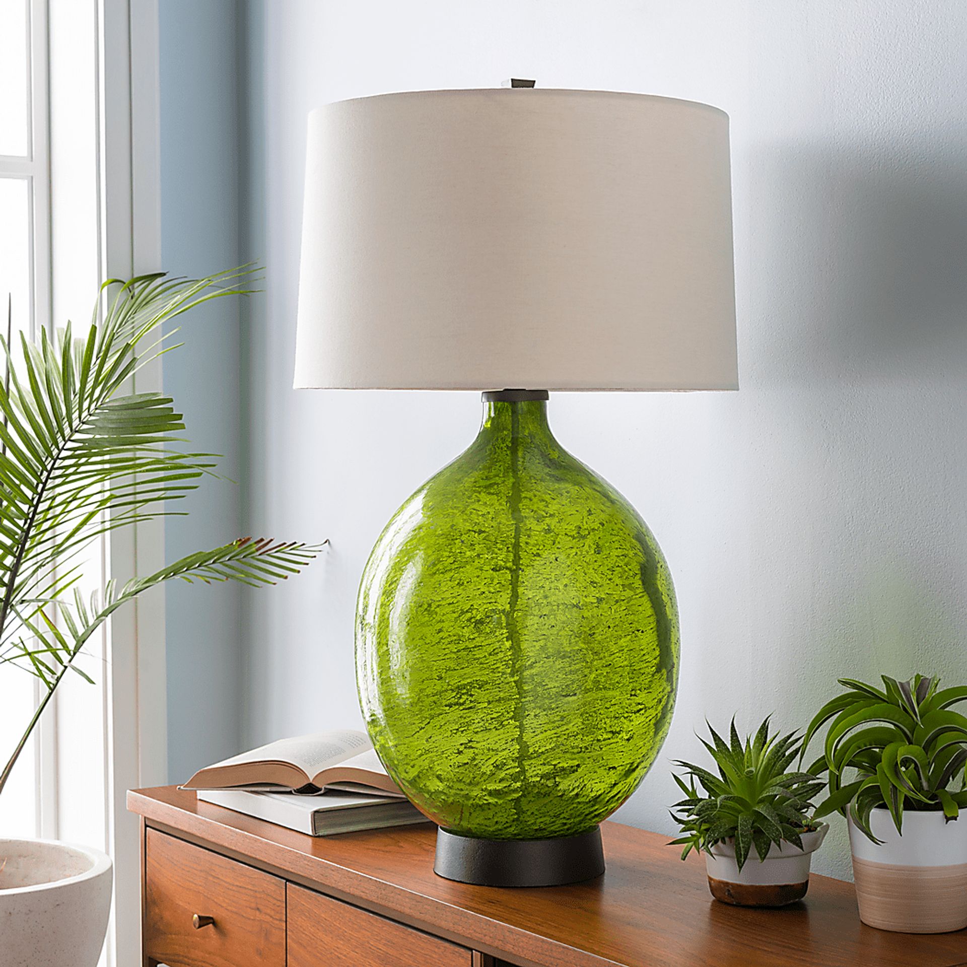 Bayard View Green Lamp - Image 3