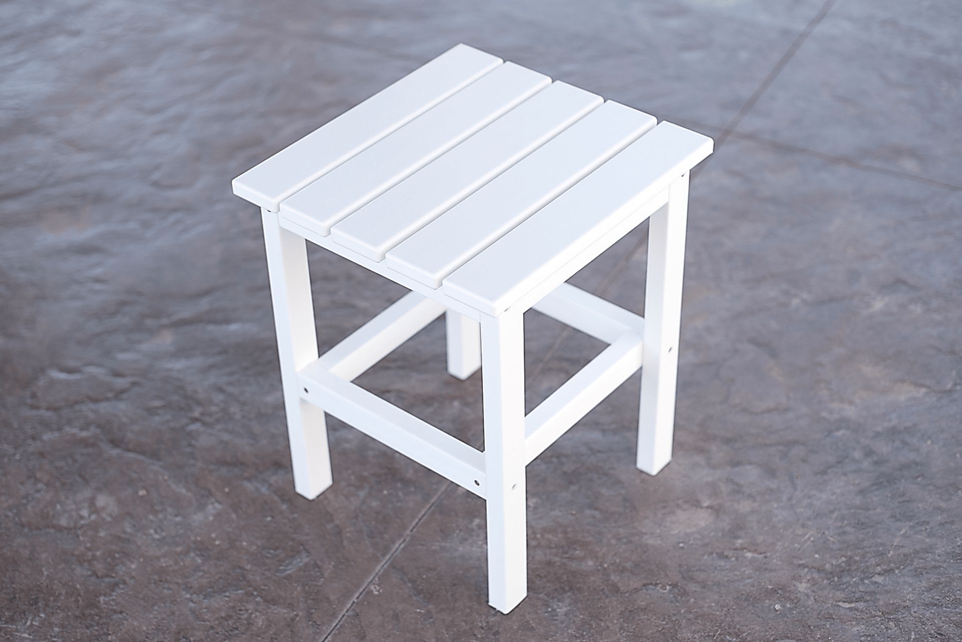 Bayfield Park Traditional White Outdoor Side Table - Image 2