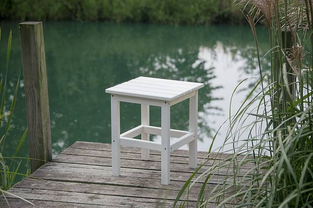Bayfield Park Traditional White Outdoor Side Table - Thumbnail - Image 3