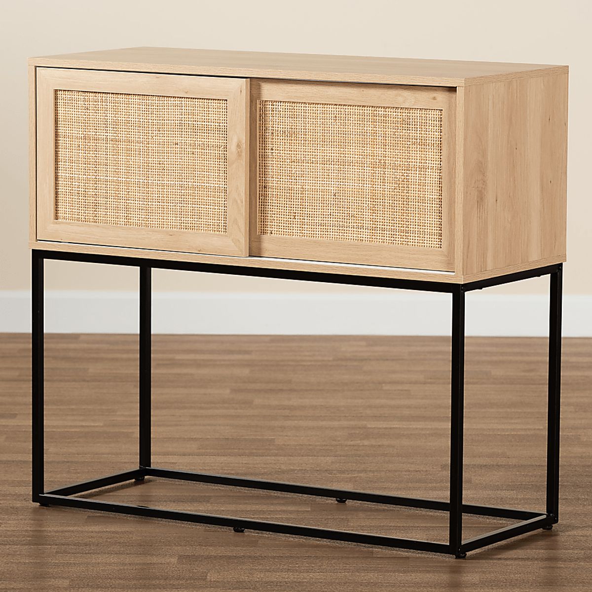 Baylite Brown Sideboard | Rooms to Go