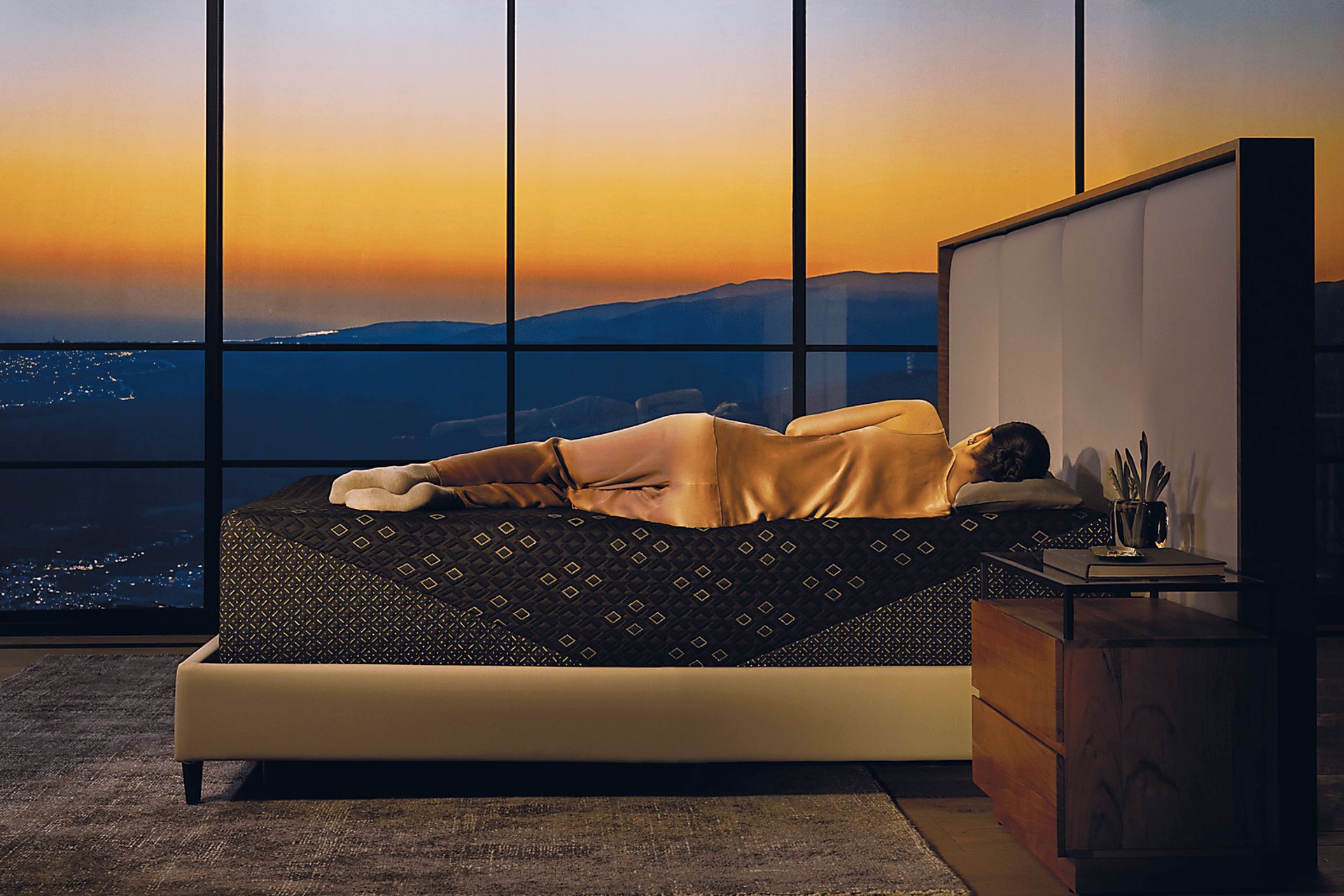 Beautyrest Black Hybrid Series Four XCS Medium Split Head Queen Mattress - Image 4
