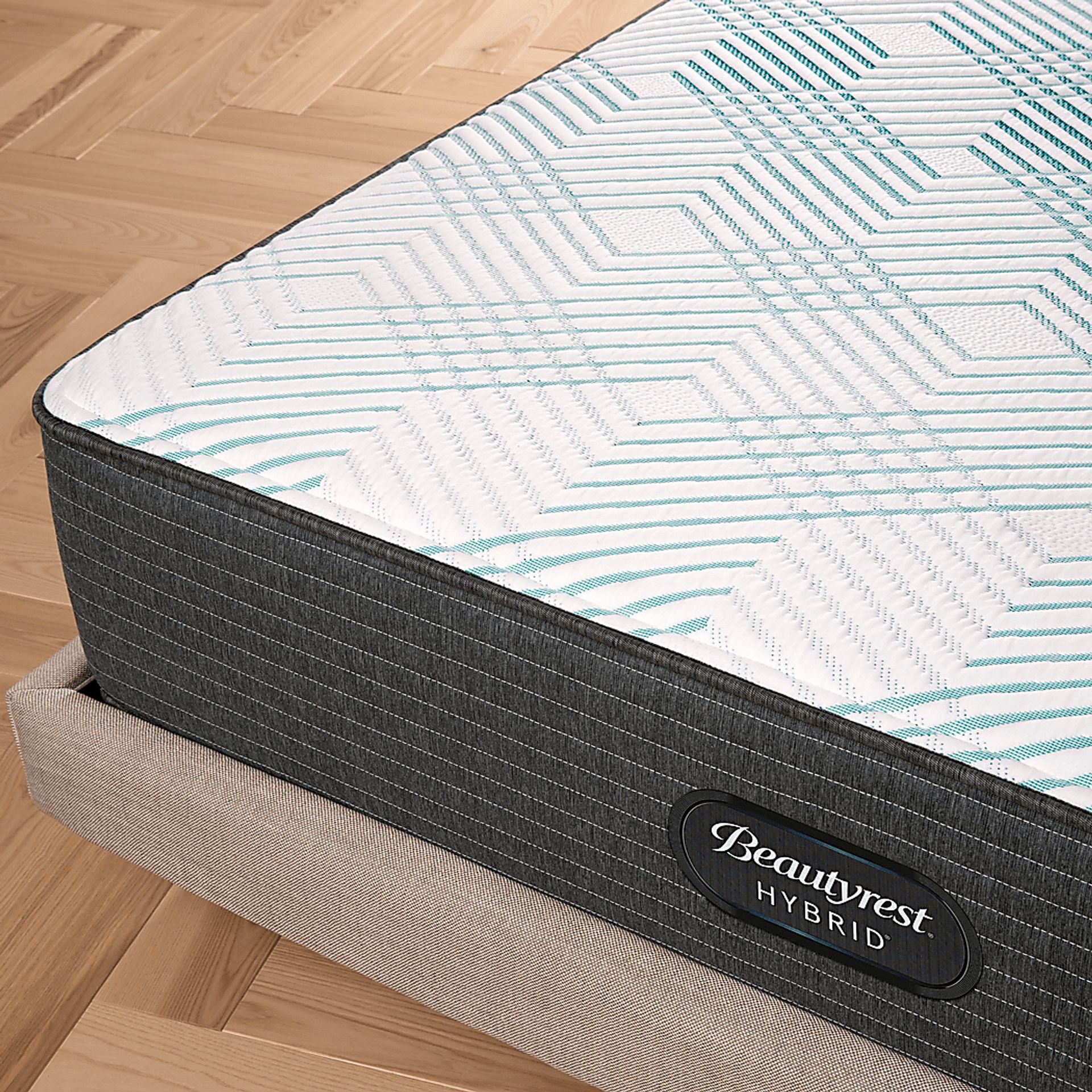 Beautyrest TruEnergy Hybrid Queen Mattress - Image 4