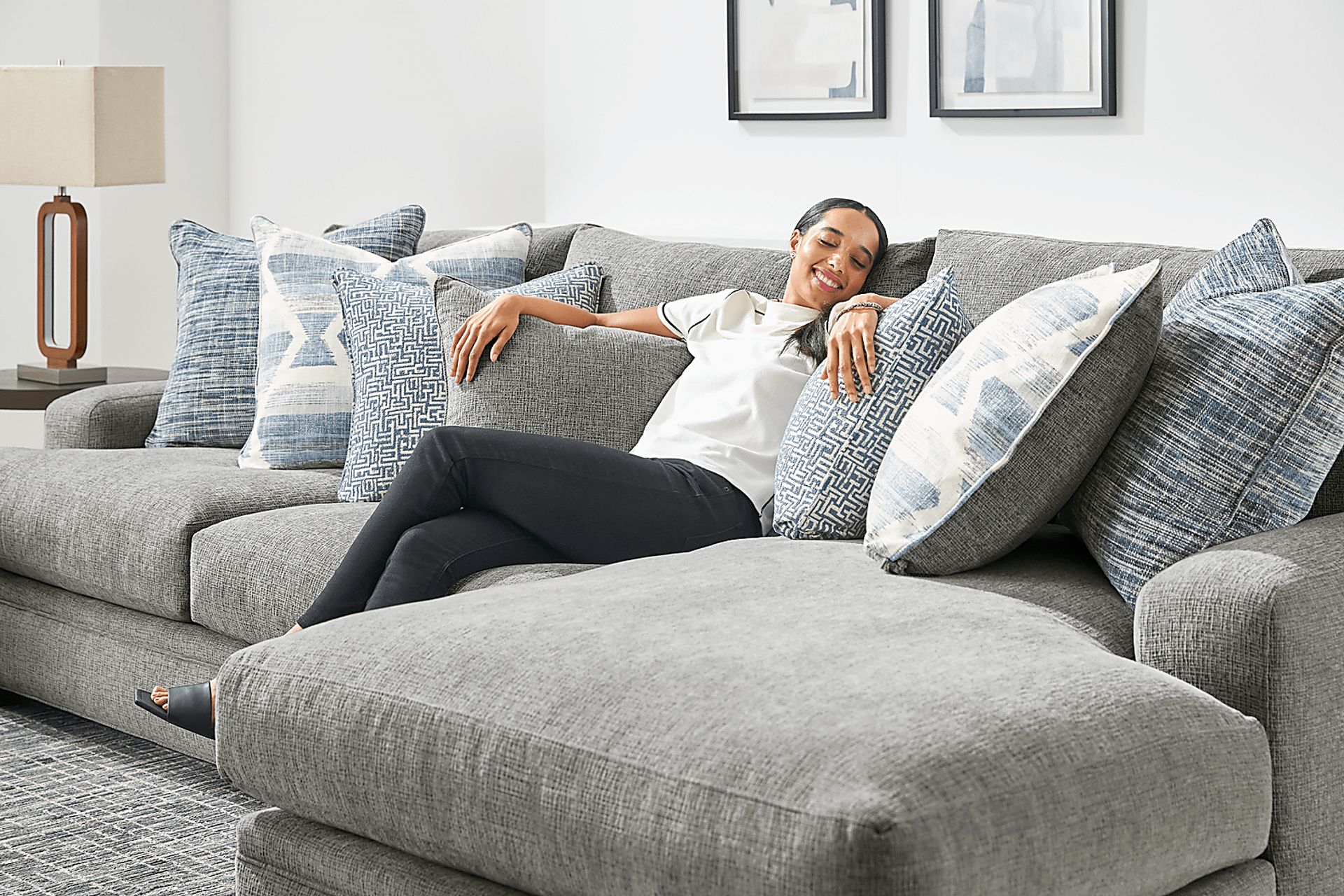 Bedford Park Gray 2 Pc Sectional with Chaise - Image 4