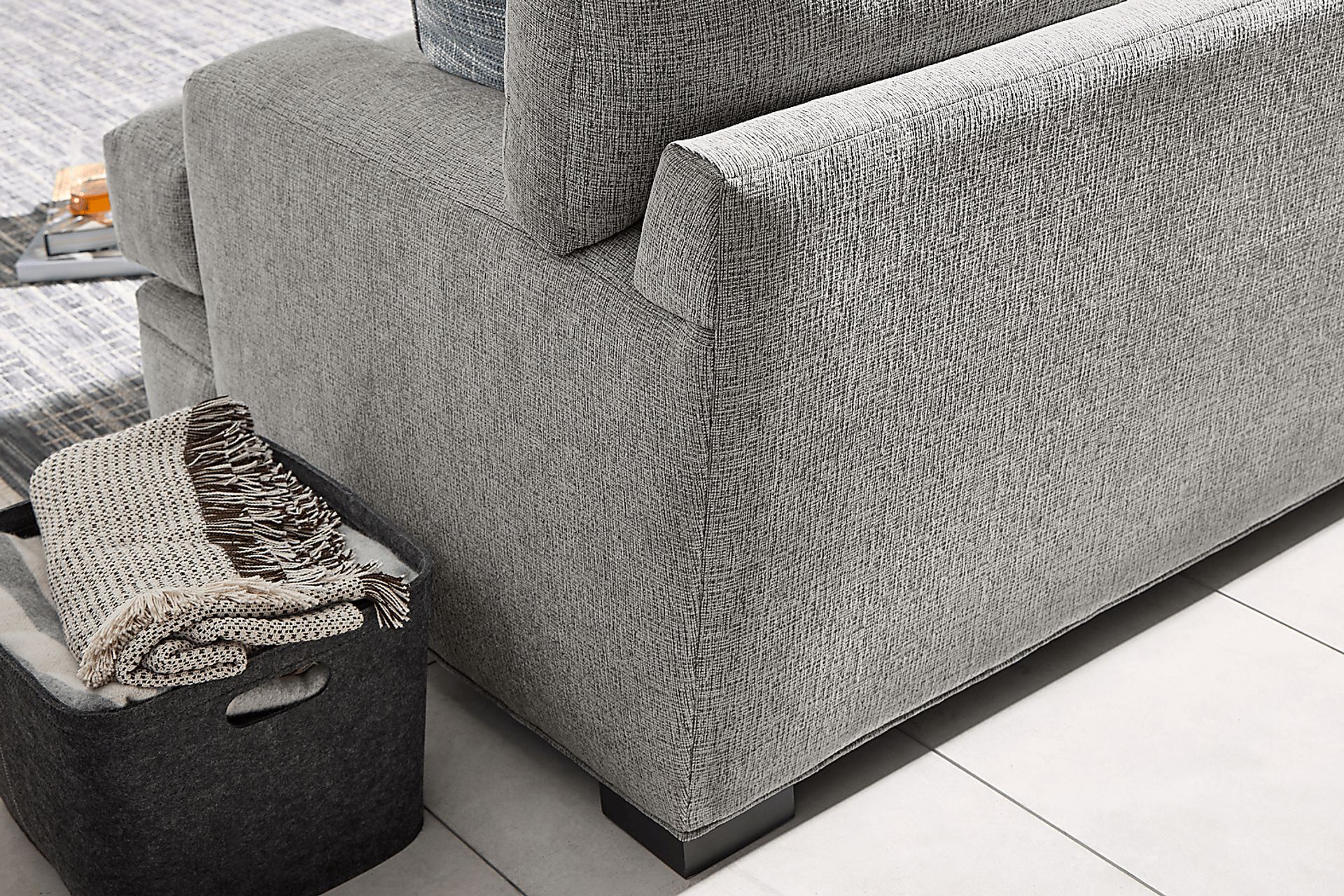 Bedford Park Gray 3 Pc Sectional with Chaise - Image 5