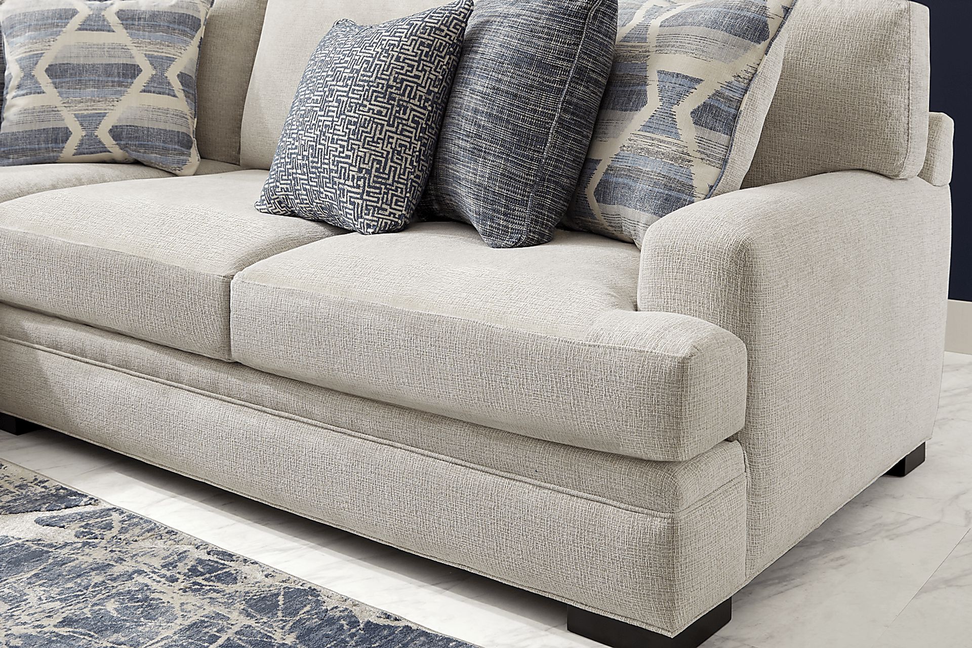 Bedford Park Ivory 4 Pc Sectional Living Room - Image 4