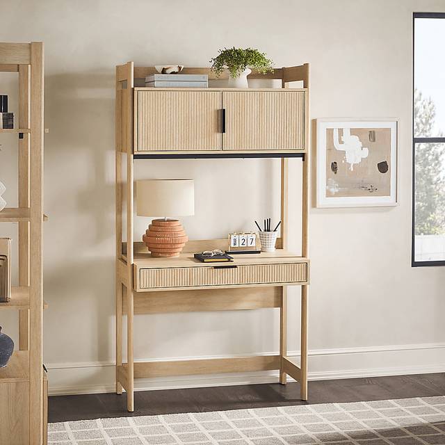 Bedfordshire Oak Desk With Hutch - Thumbnail - Image 2
